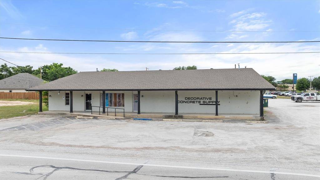 1409 Barnard Street, Glen Rose, TX 76043