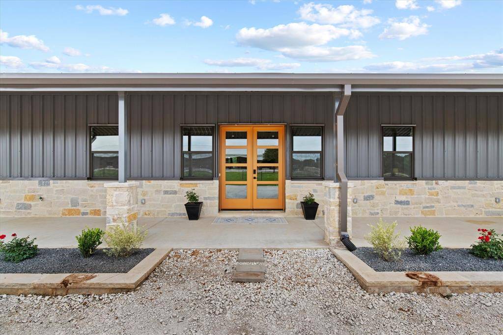 10701 Osburn Road, Pilot Point, TX 76258