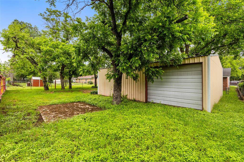 2700 Briarwood Lane, Bellmead, TX 76705
