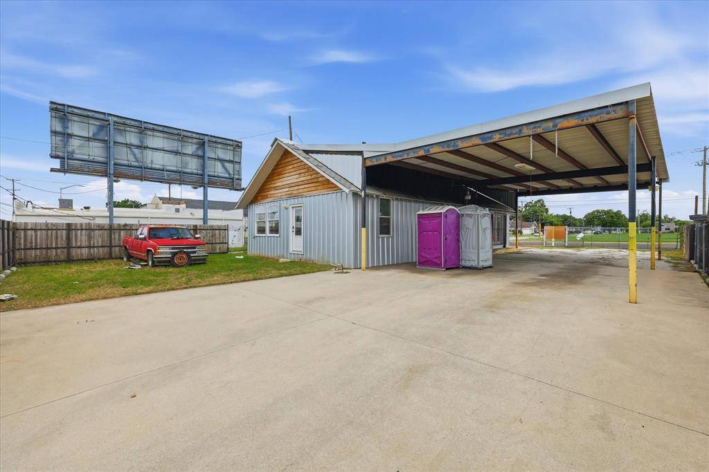 2800 E Belknap, Fort Worth, TX 76111