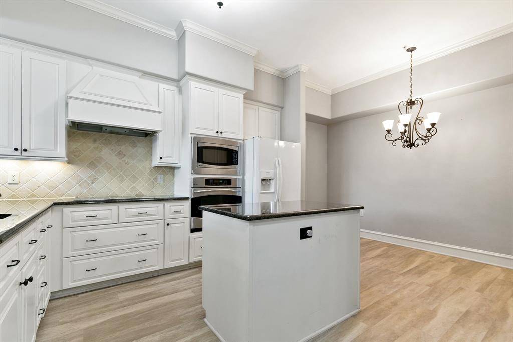 301 Watermere Drive #212, Southlake, TX 76092