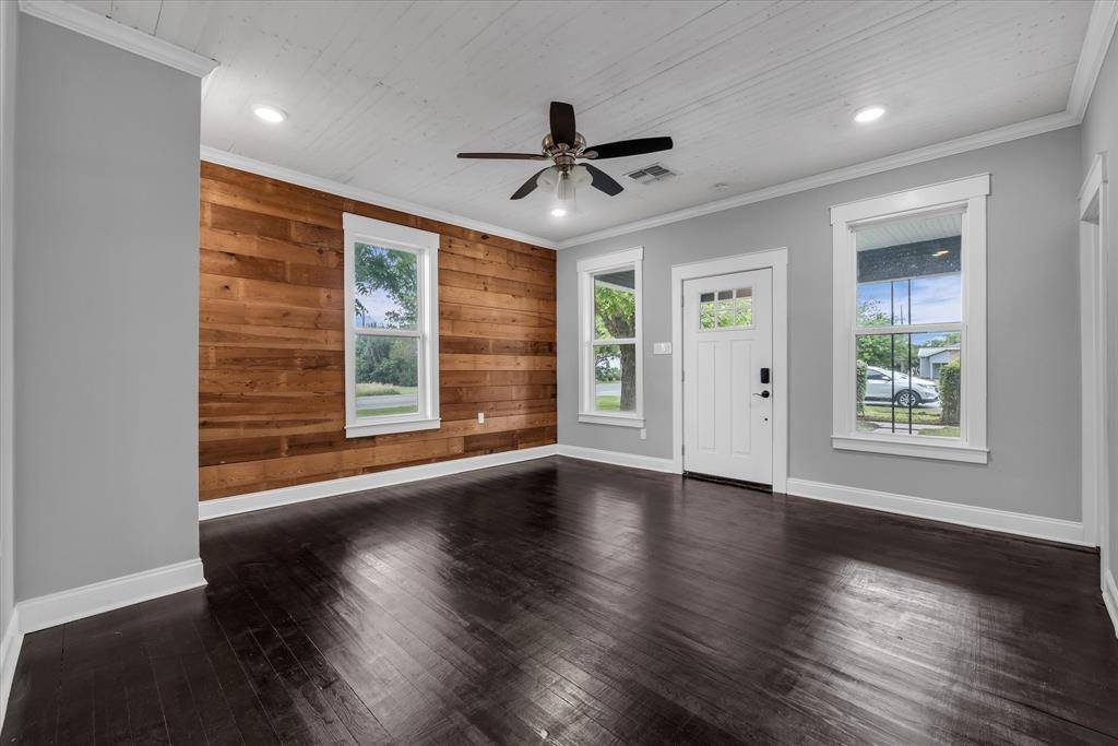 620 Washington Street, Mcgregor, TX 76657