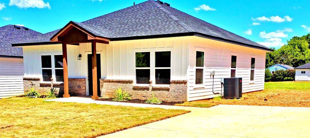 264 10th Street NE, Paris, TX 75460