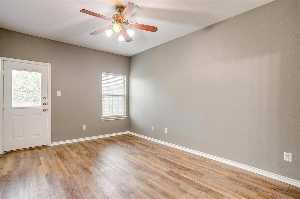 812 Walnut Street, Burleson, TX 76028