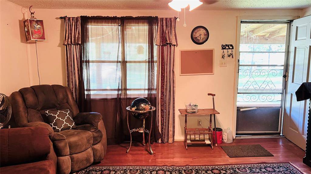 613 Hilltop Drive, Tool, TX 75143