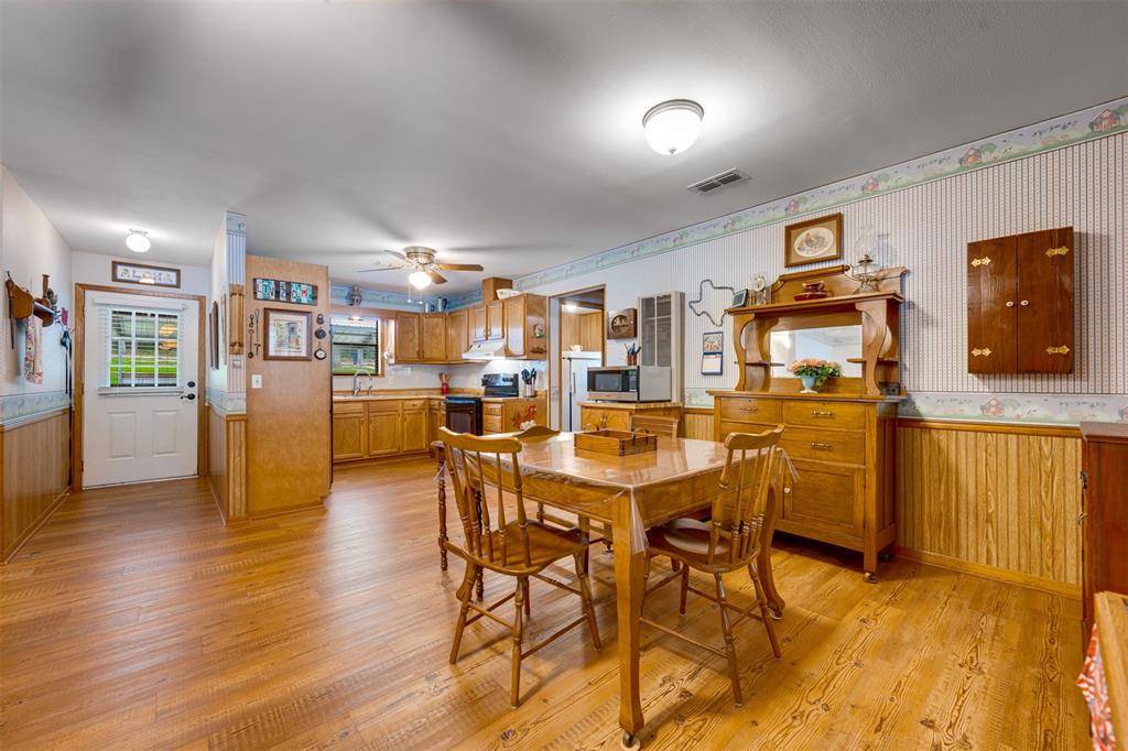 20 Waco, Elkhart, TX 75839