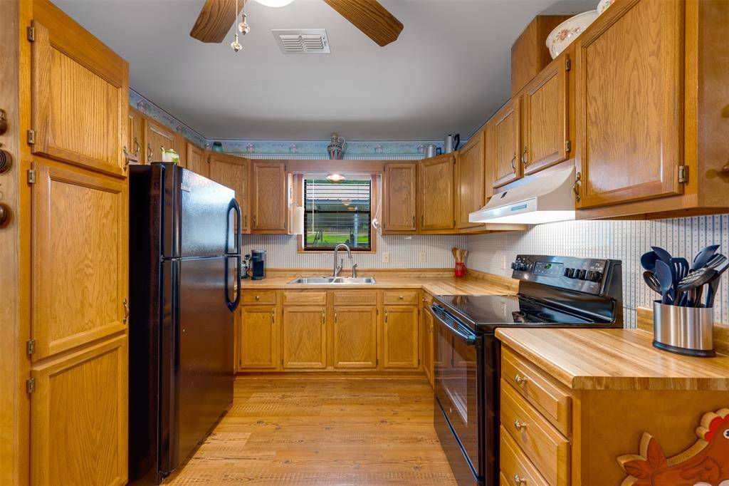 20 Waco, Elkhart, TX 75839