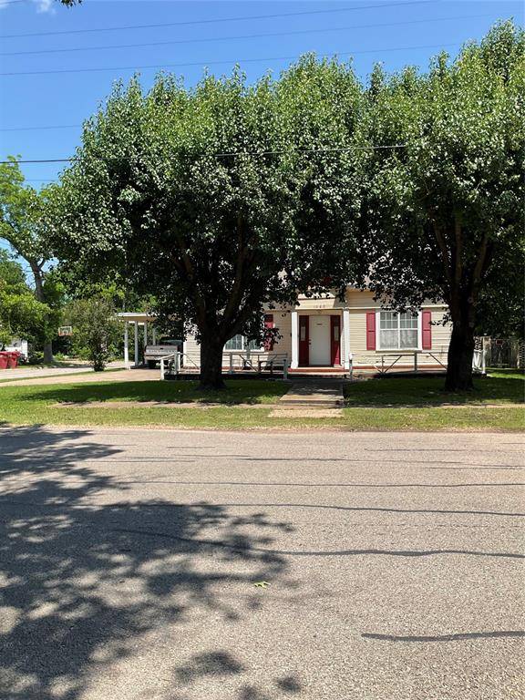 1020 Park Avenue, Bonham, TX 75418