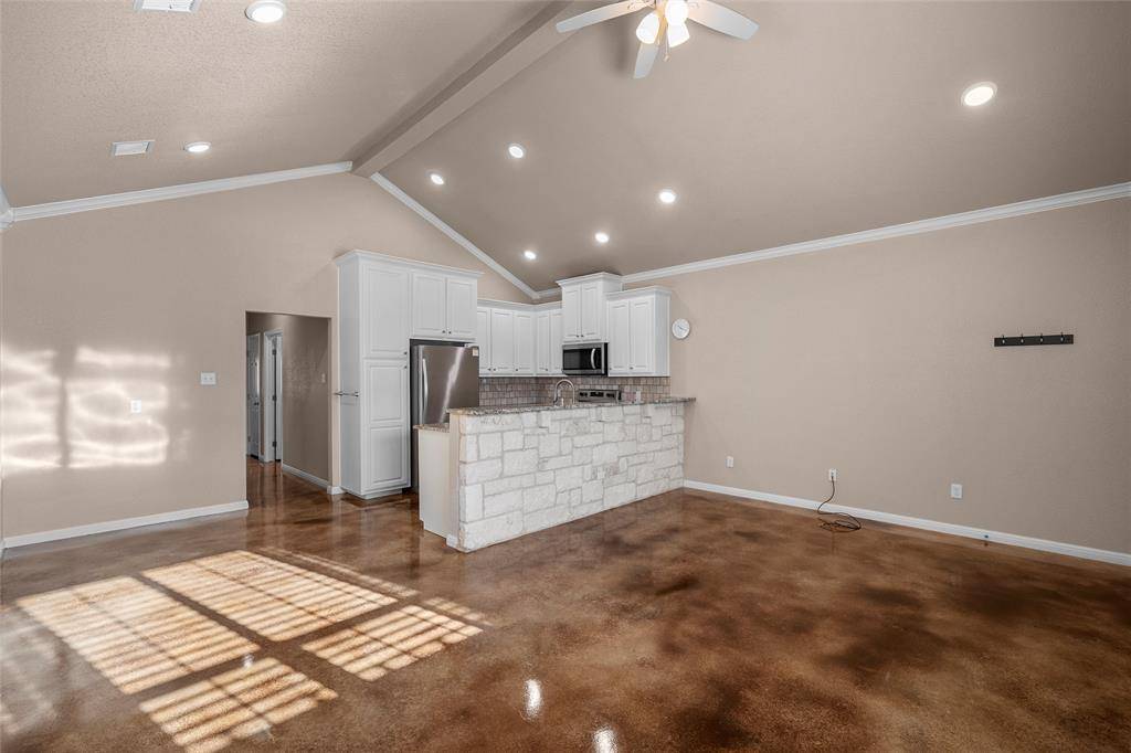 402 Spring Street, Mcgregor, TX 76657