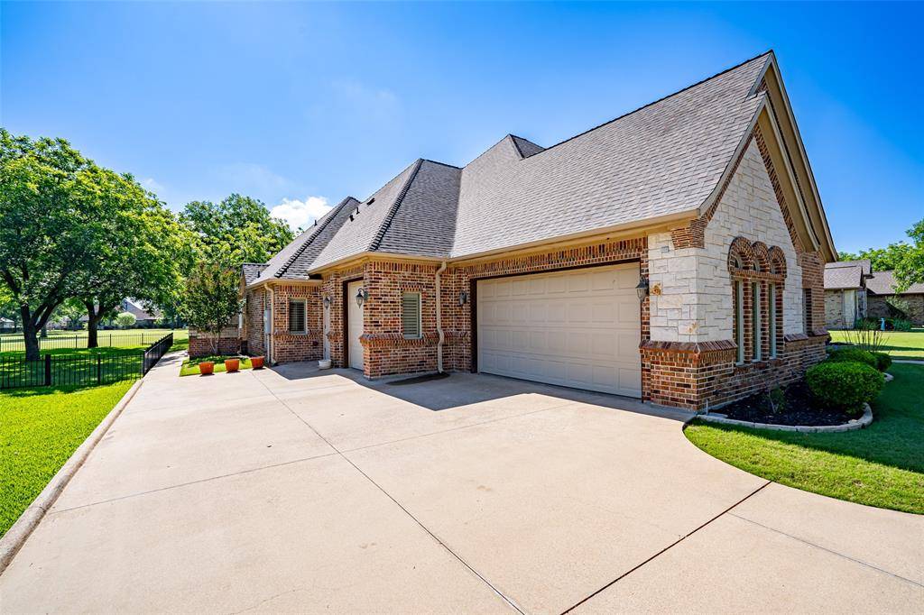 6417 Colonial Drive, Granbury, TX 76049