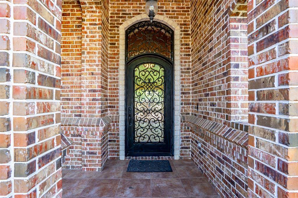 6417 Colonial Drive, Granbury, TX 76049