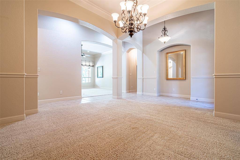 6417 Colonial Drive, Granbury, TX 76049