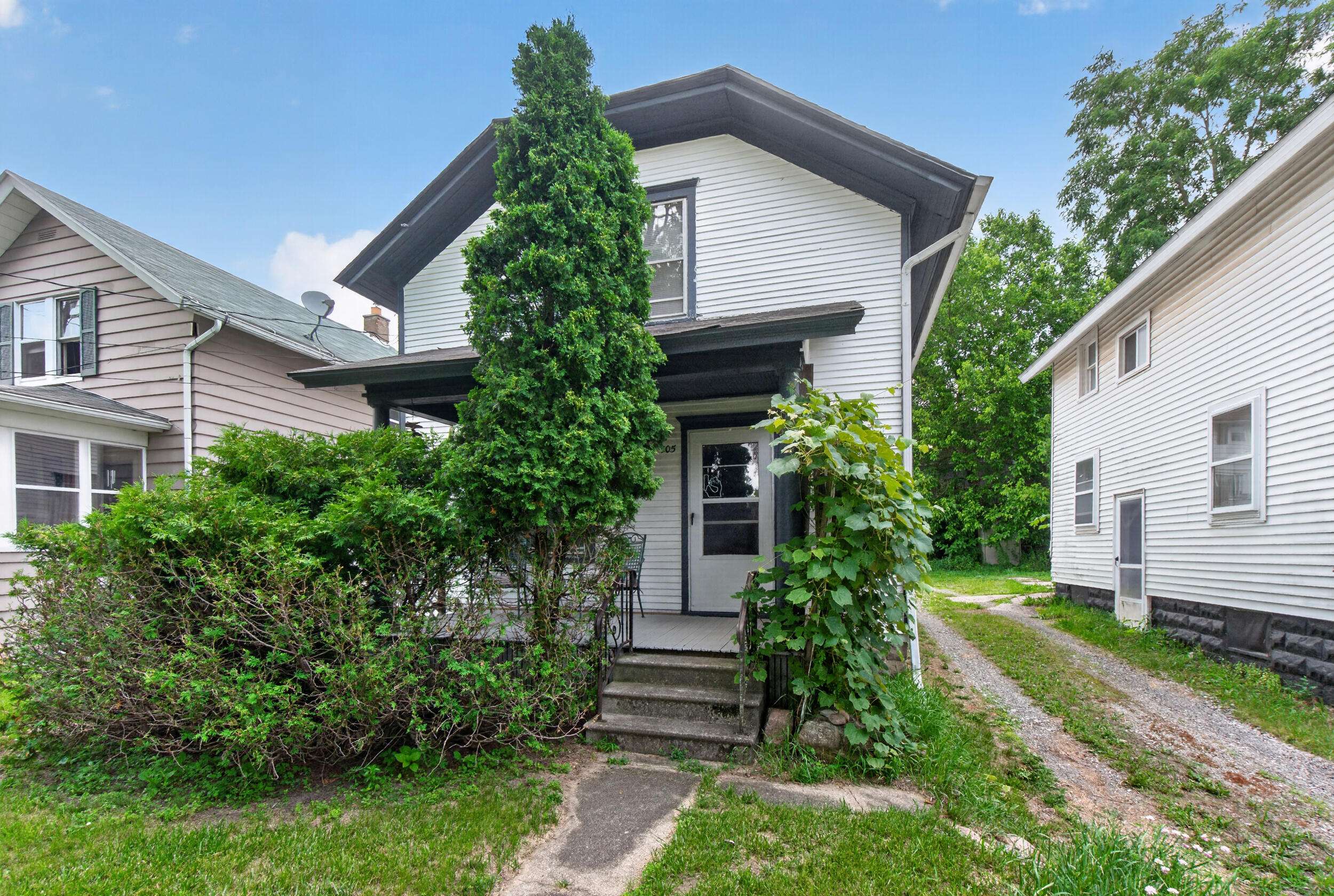 305 Watts ST, Blackman Twp, MI 49203