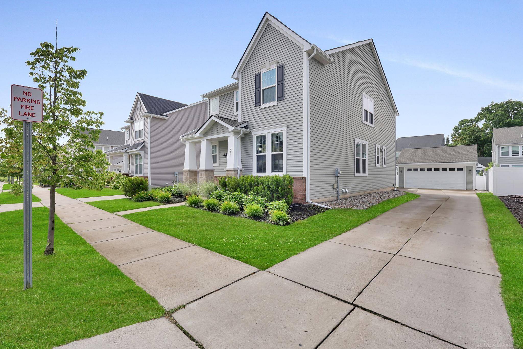 420 College ST, Ferndale, MI 48220