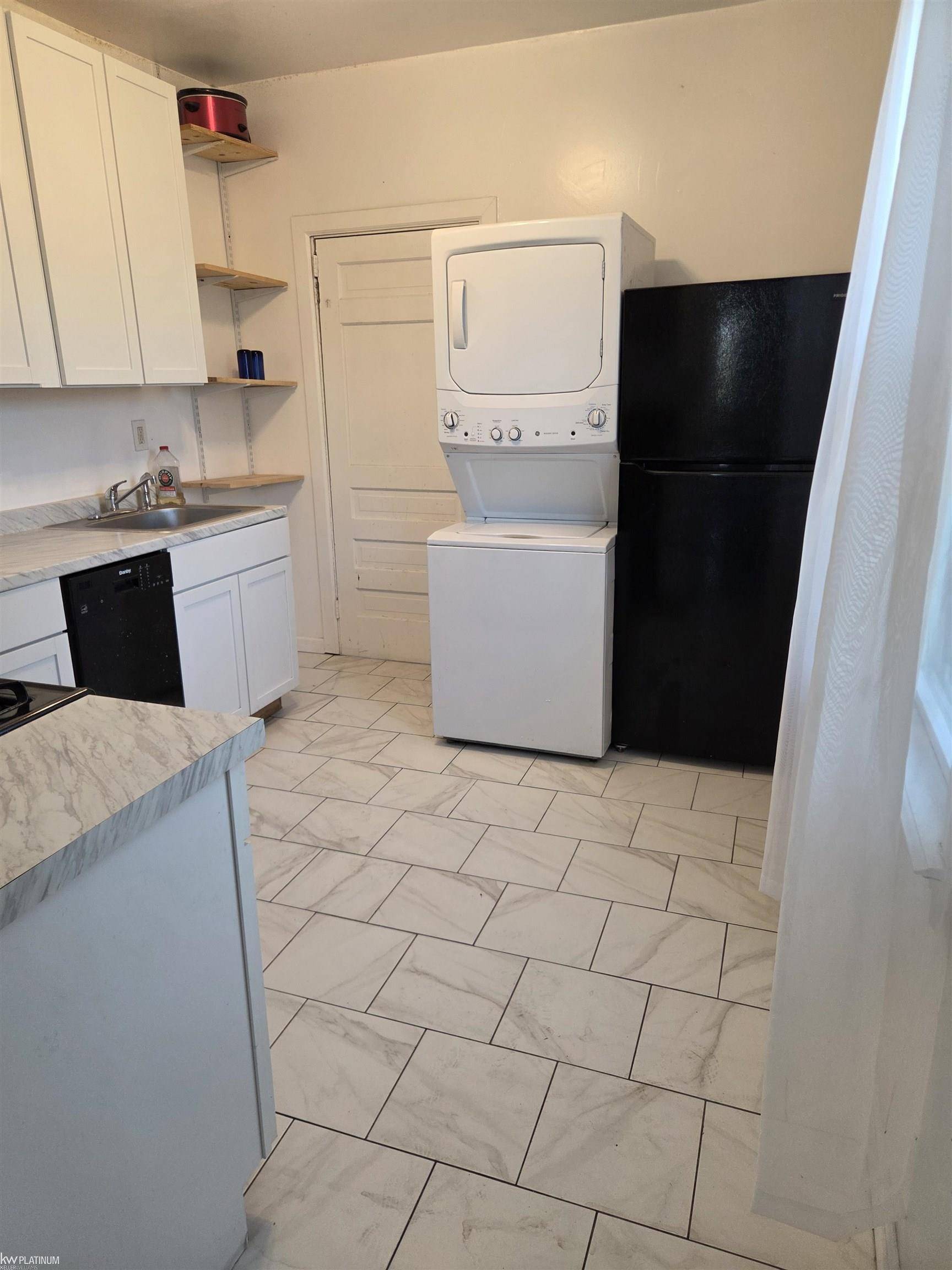 9405 Navarre ST, Detroit, MI 48214