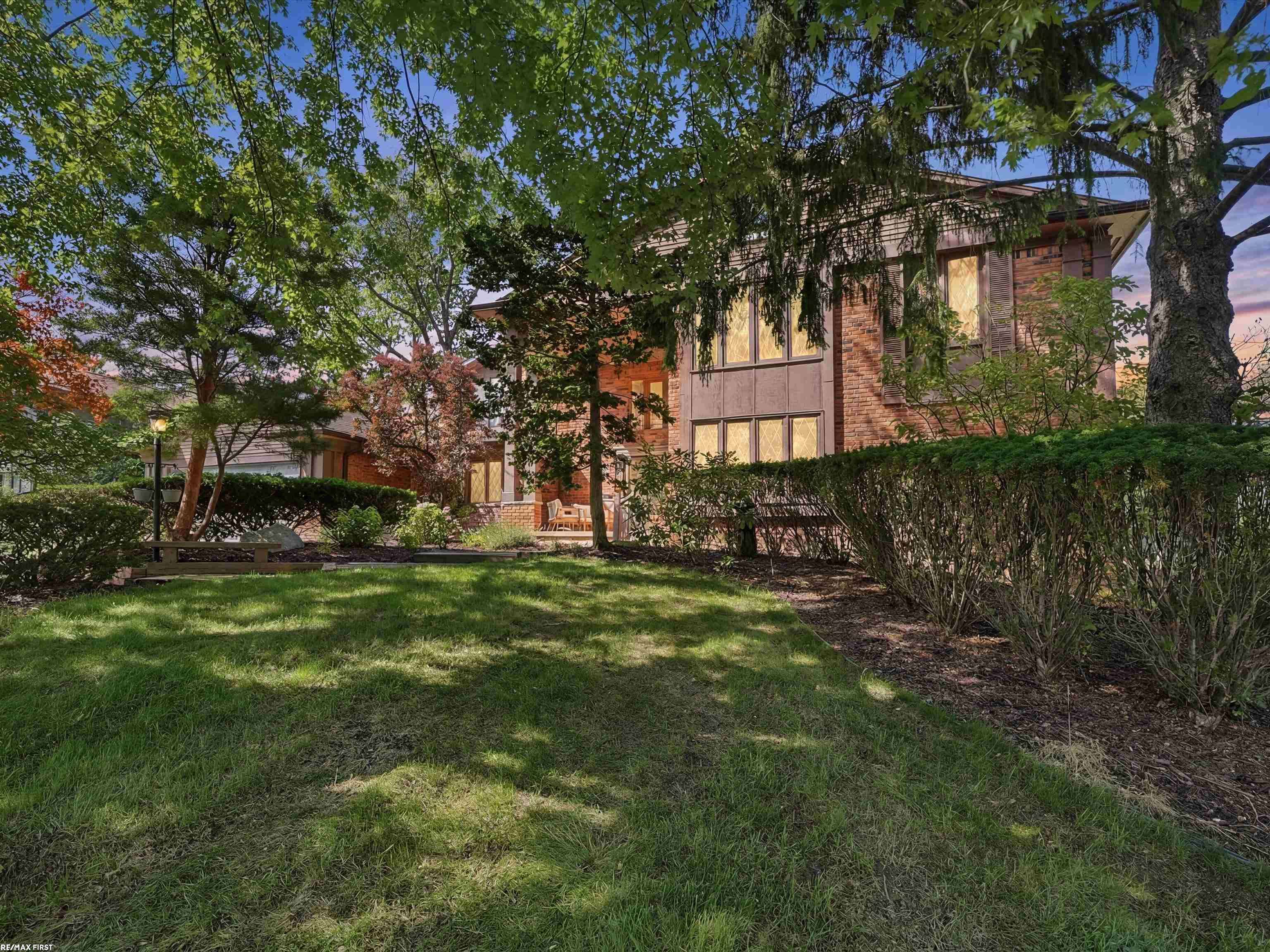 4677 Rolling Ridge RD, West Bloomfield Twp, MI 48323