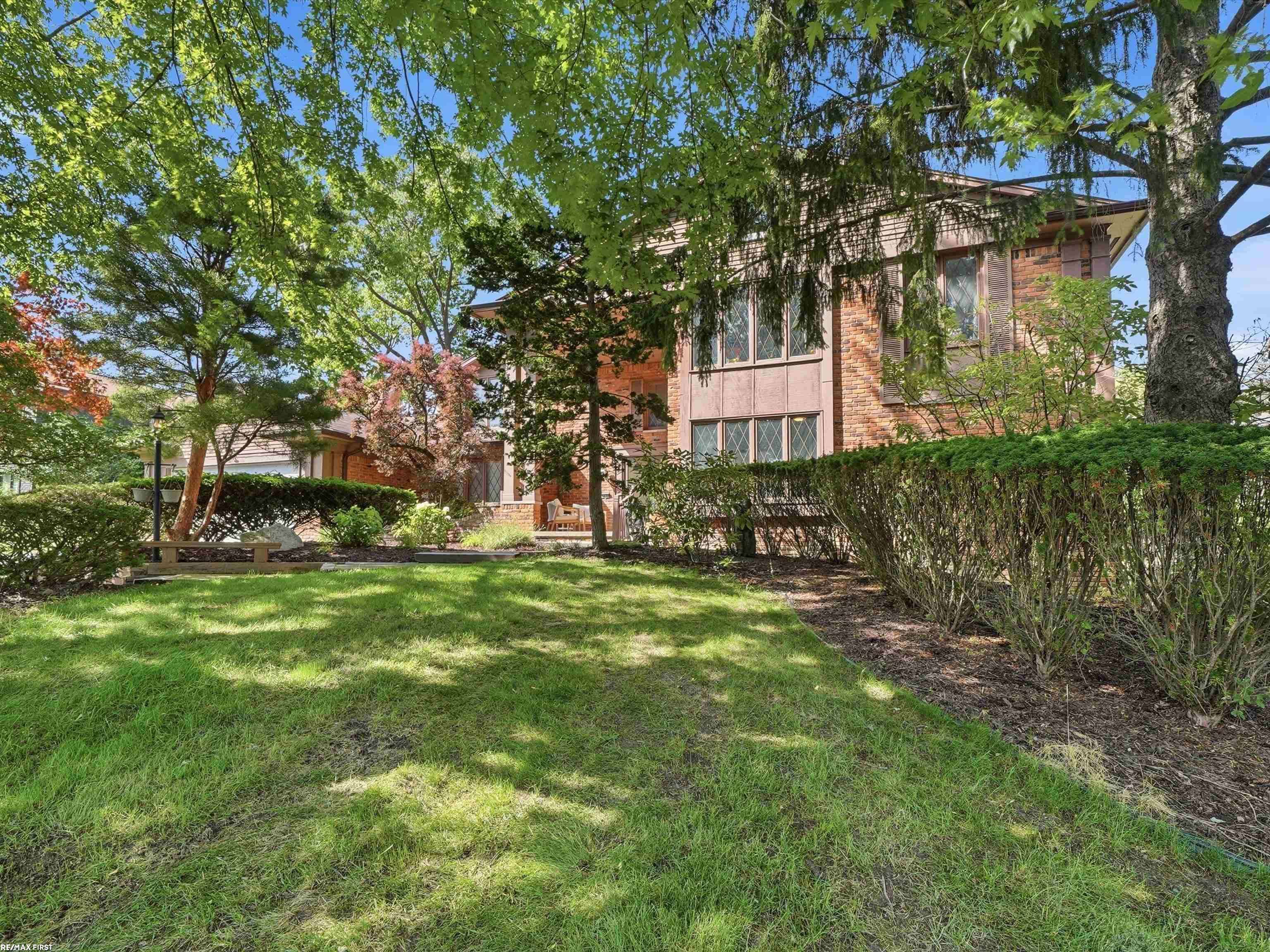 4677 Rolling Ridge RD, West Bloomfield Twp, MI 48323