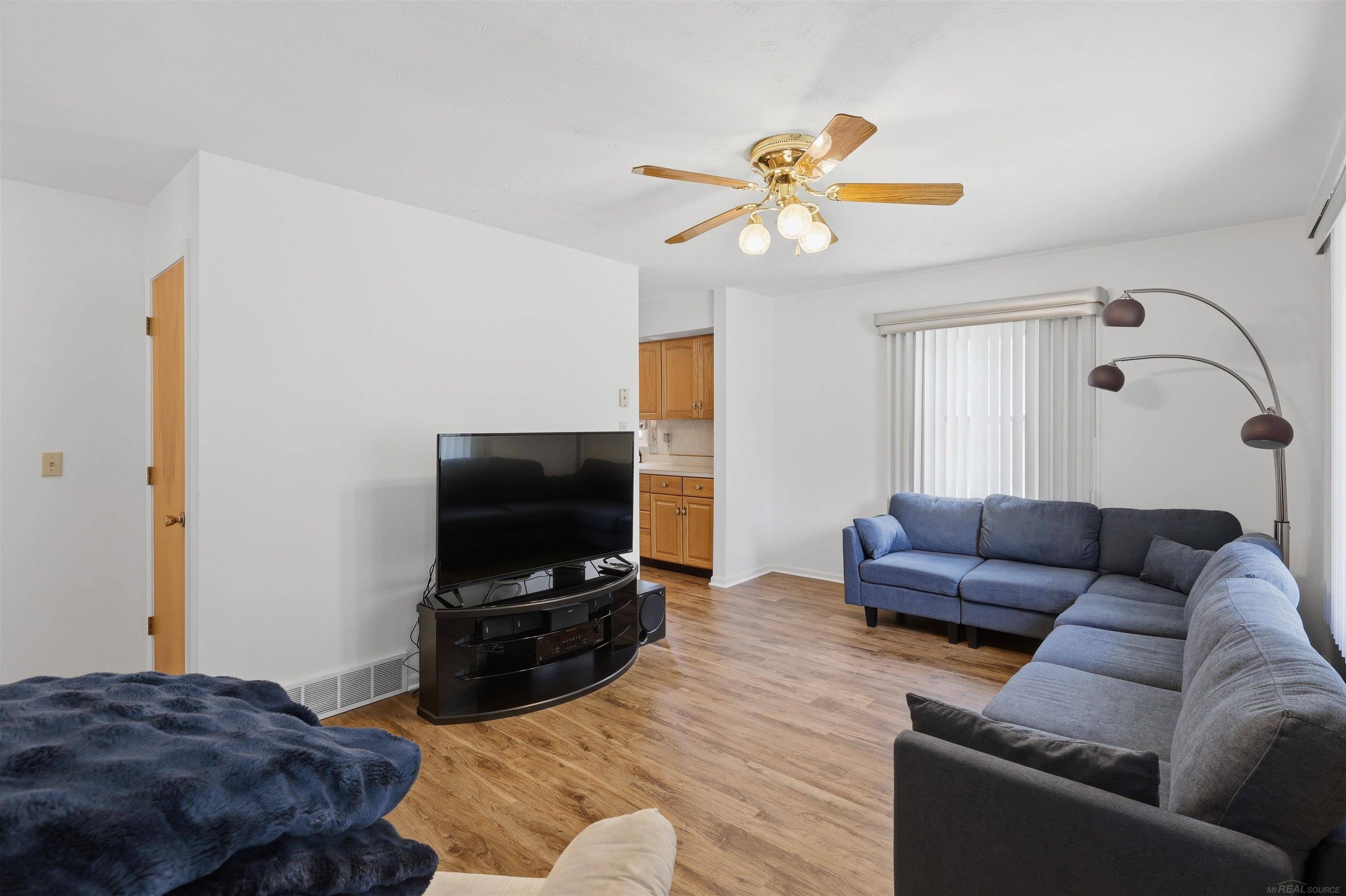 213 Peacock WALK, Blackman Twp, MI 49202