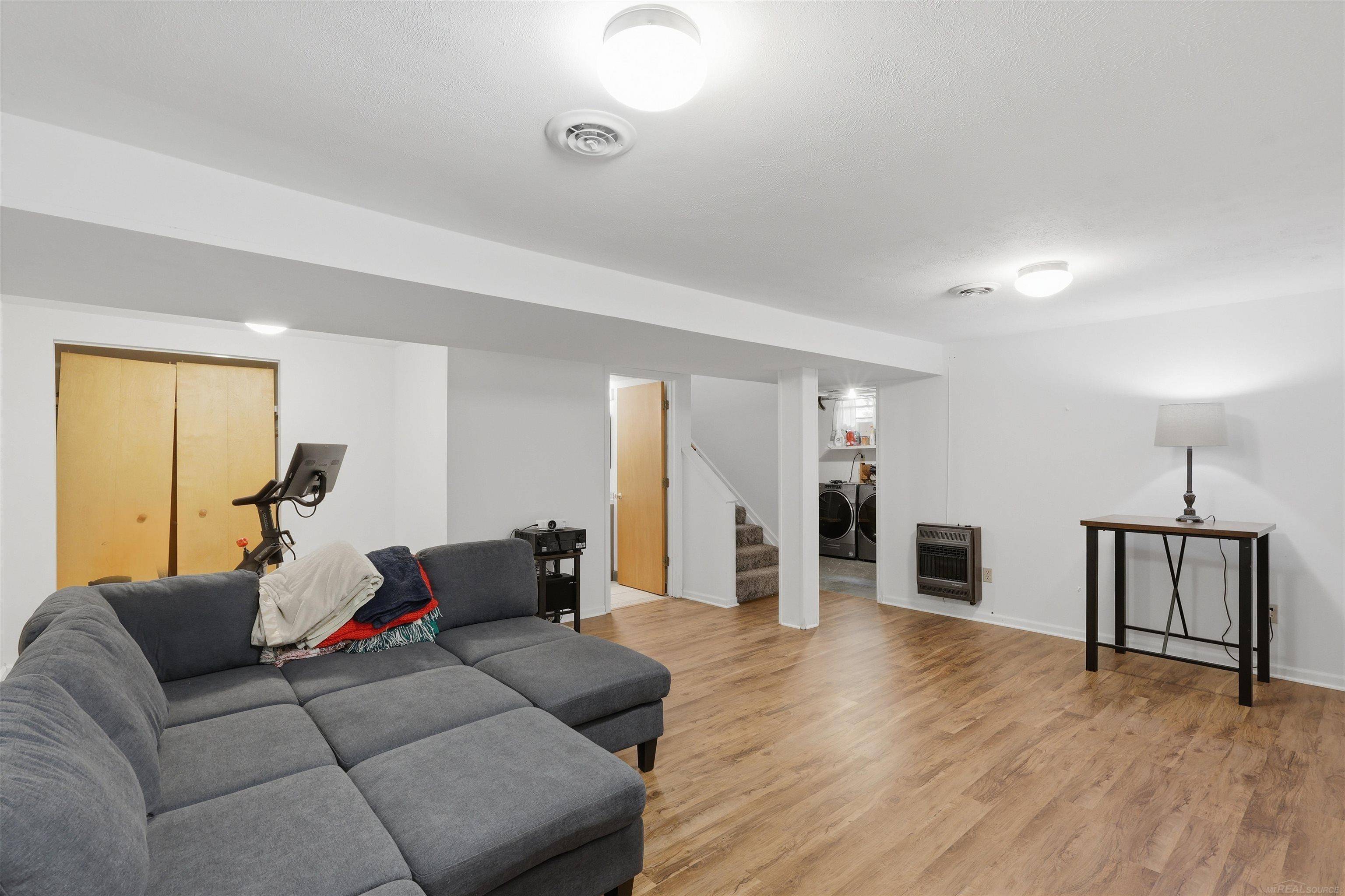 213 Peacock WALK, Blackman Twp, MI 49202