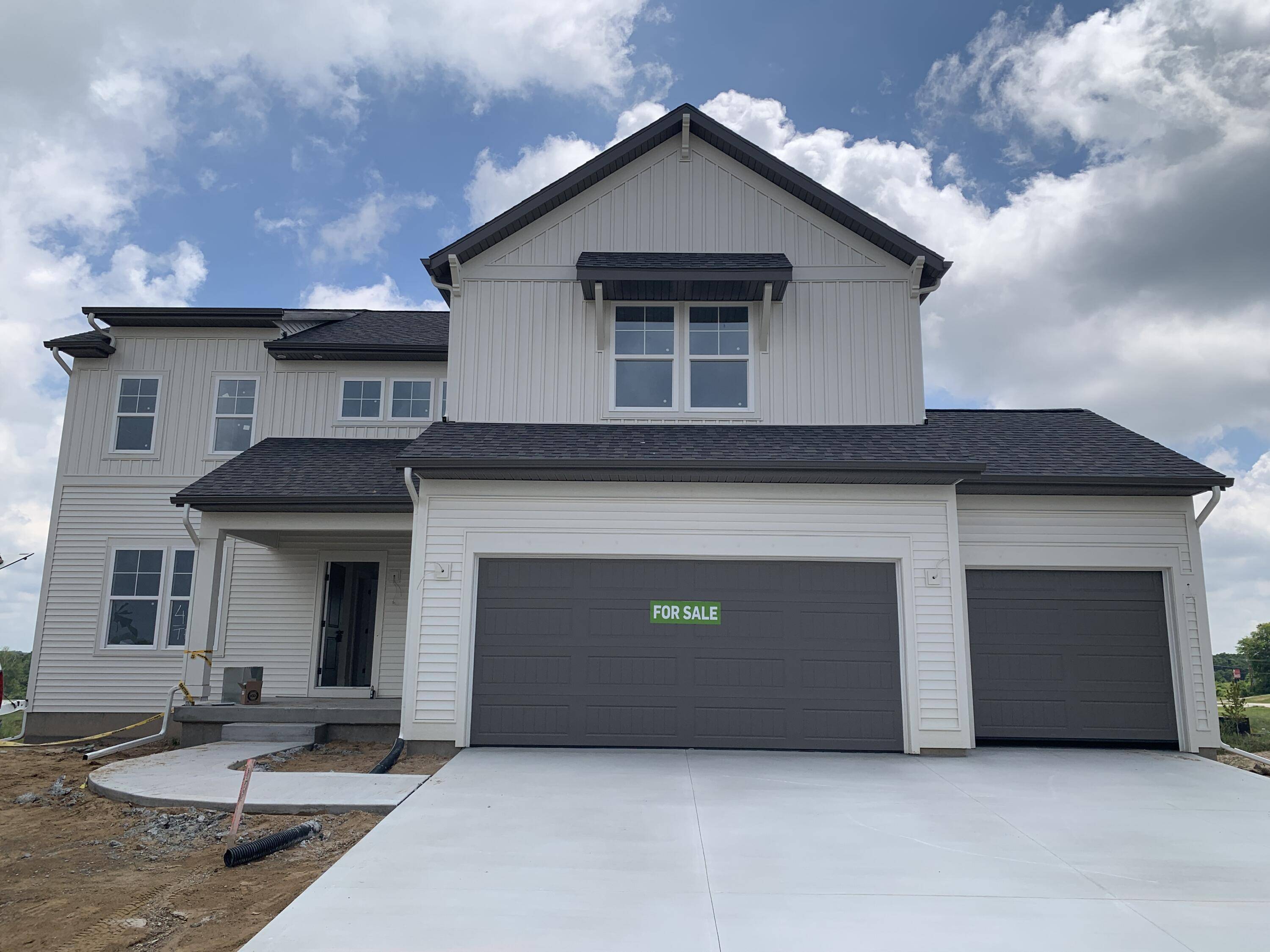 4840 Bethpage DR NW, Alpine Twp, MI 49321