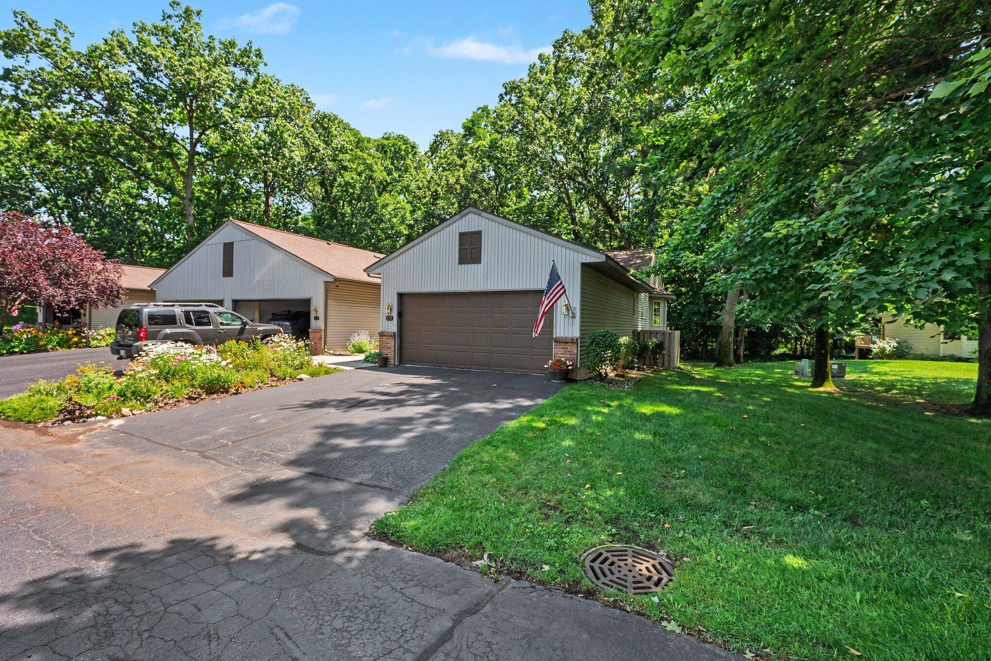832 Highbanks DR #19, Allegan City, MI 49010