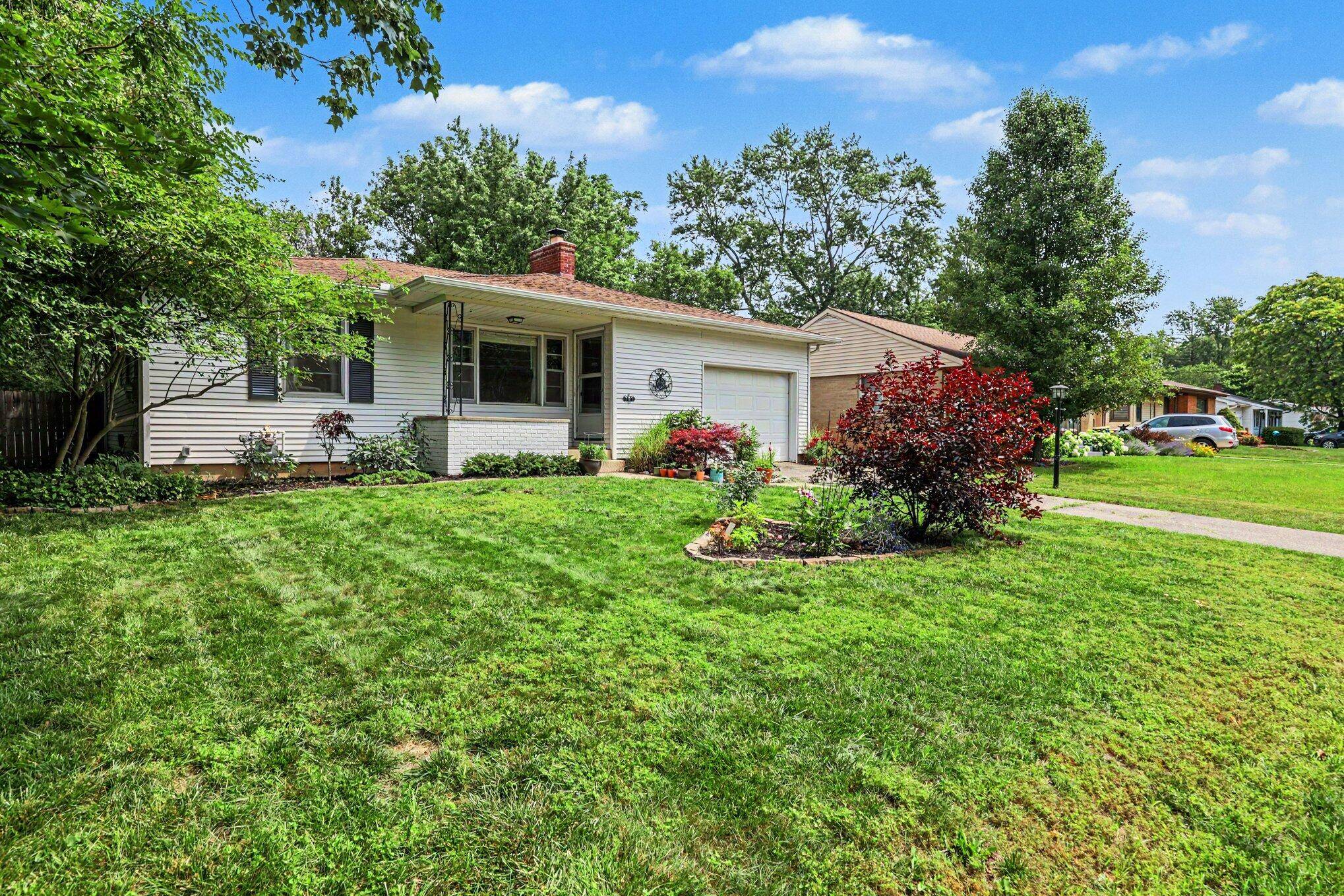 721 Parkway DR NE, City Of Grand Rapids, MI 49525