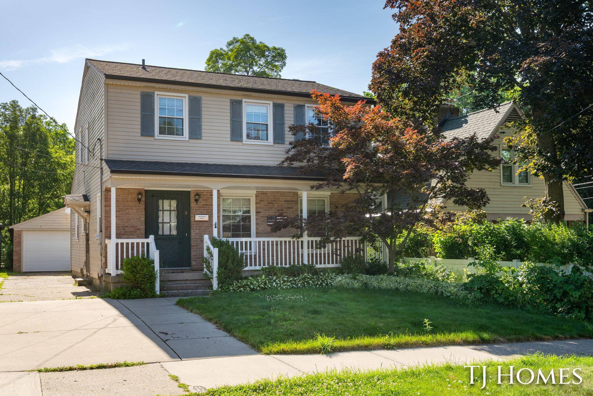 8 Wallinwood AVE NE, City Of Grand Rapids, MI 49503