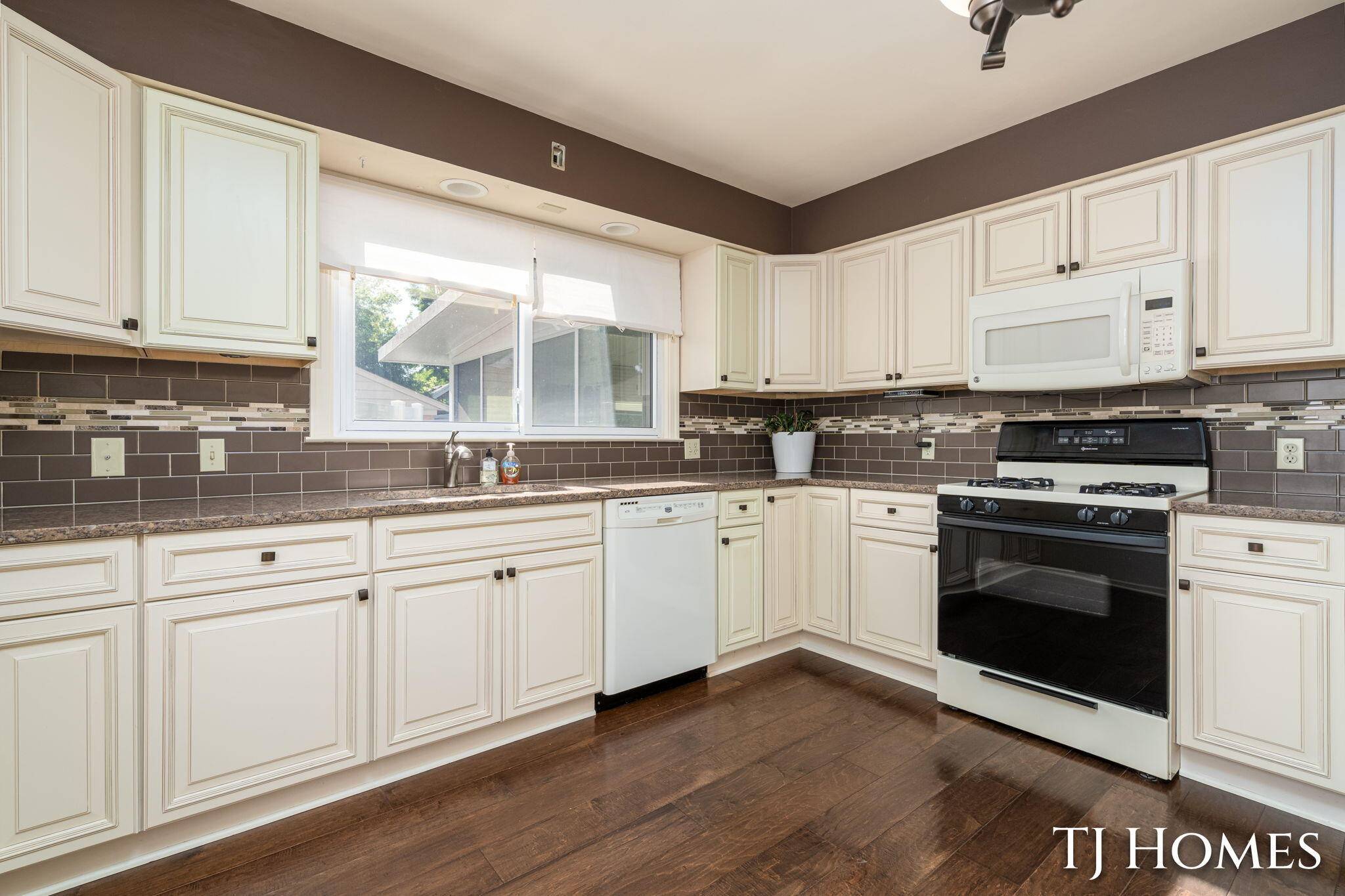 8 Wallinwood AVE NE, City Of Grand Rapids, MI 49503