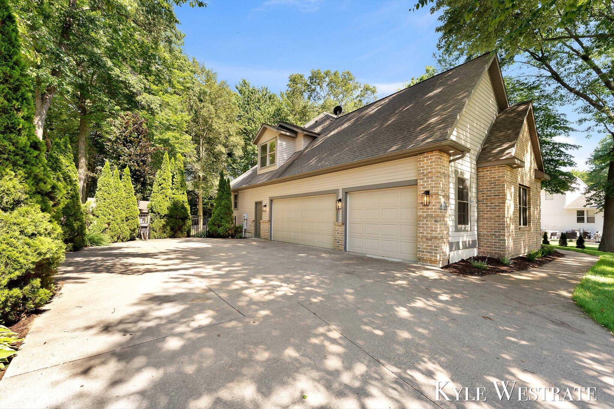 6334 Red Rock CT, Norton Shores City, MI 49444