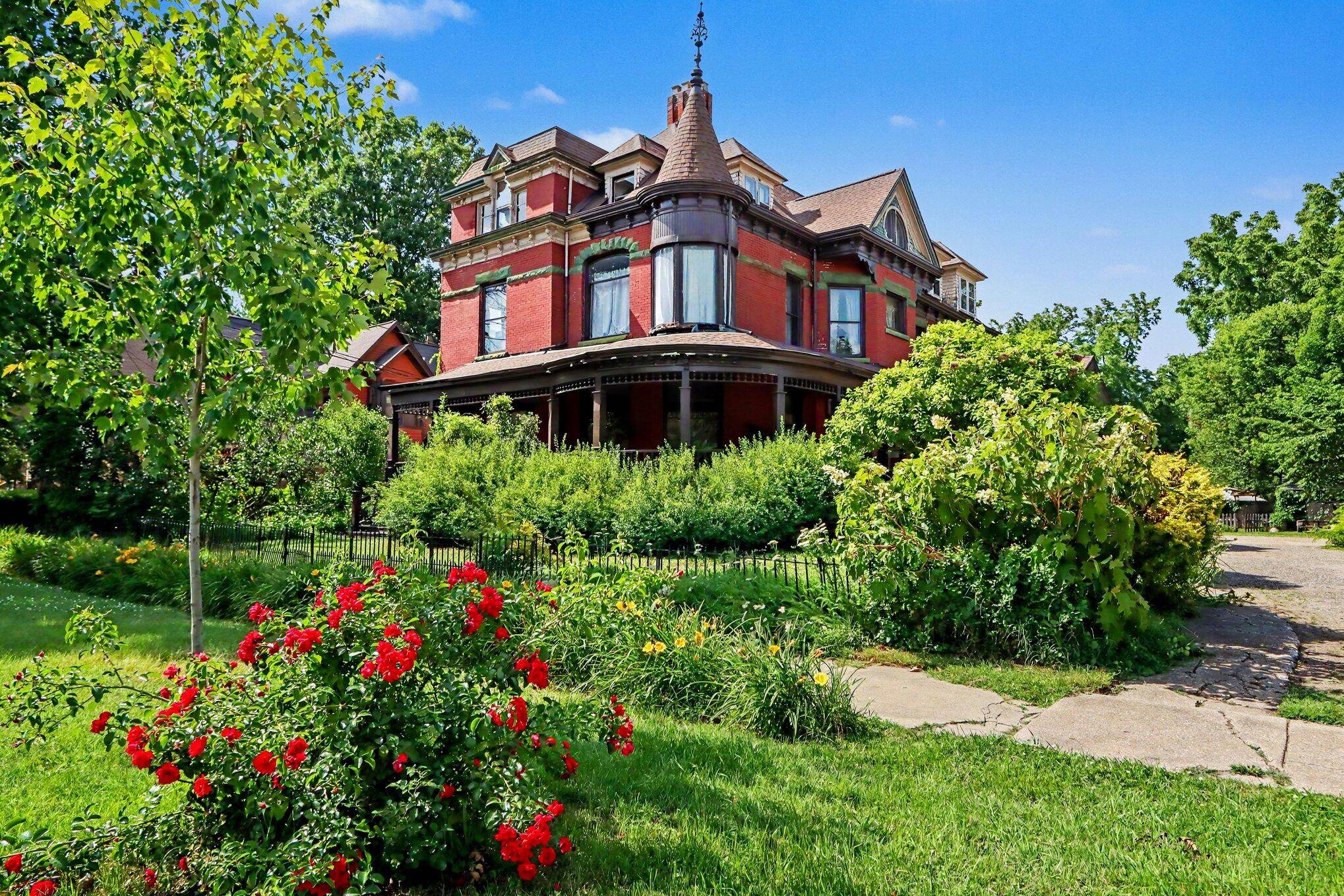 916 W Kalamazoo AVE, Kalamazoo City, MI 49007
