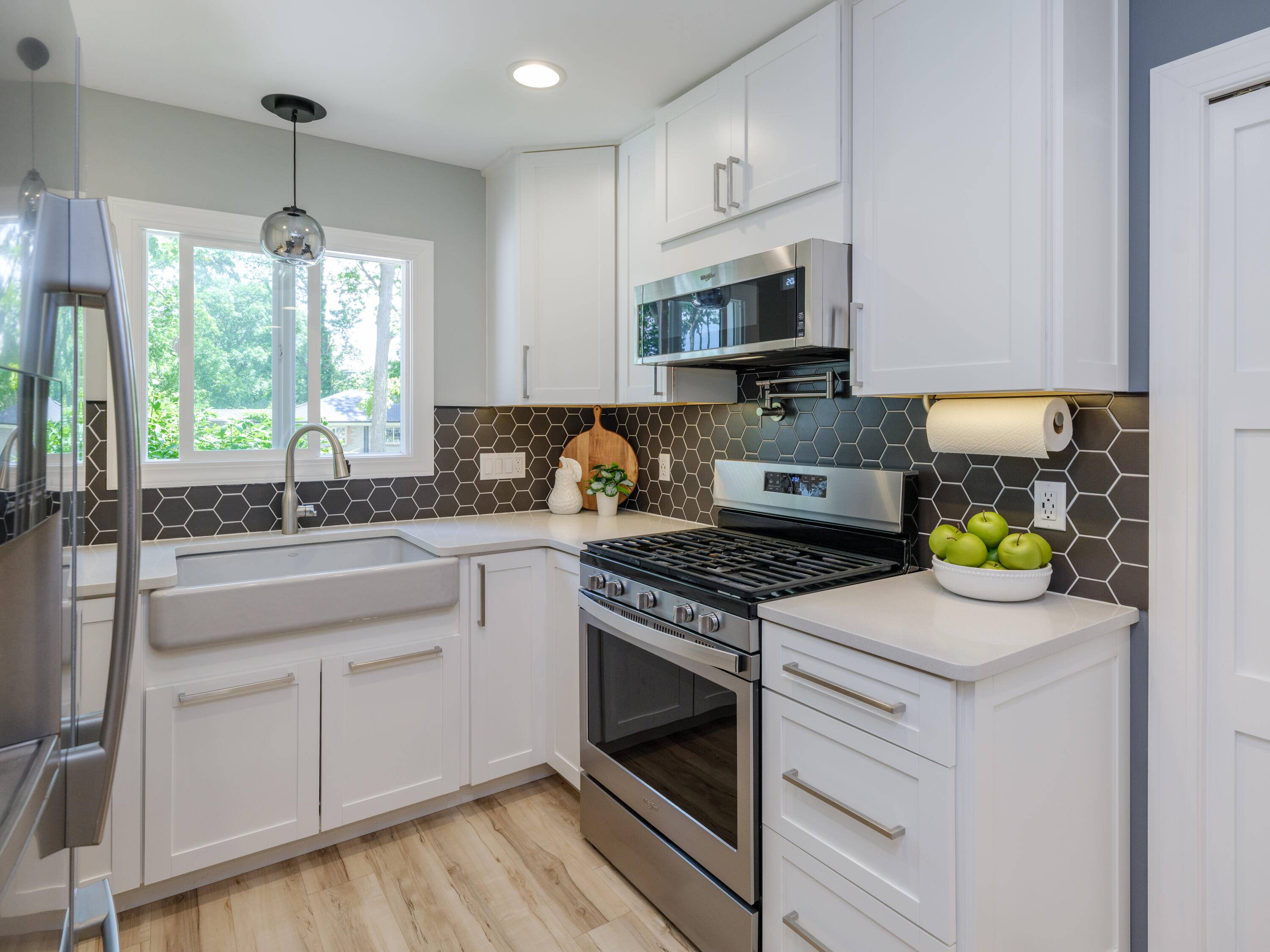 1516 Romence RD, Portage City, MI 49024