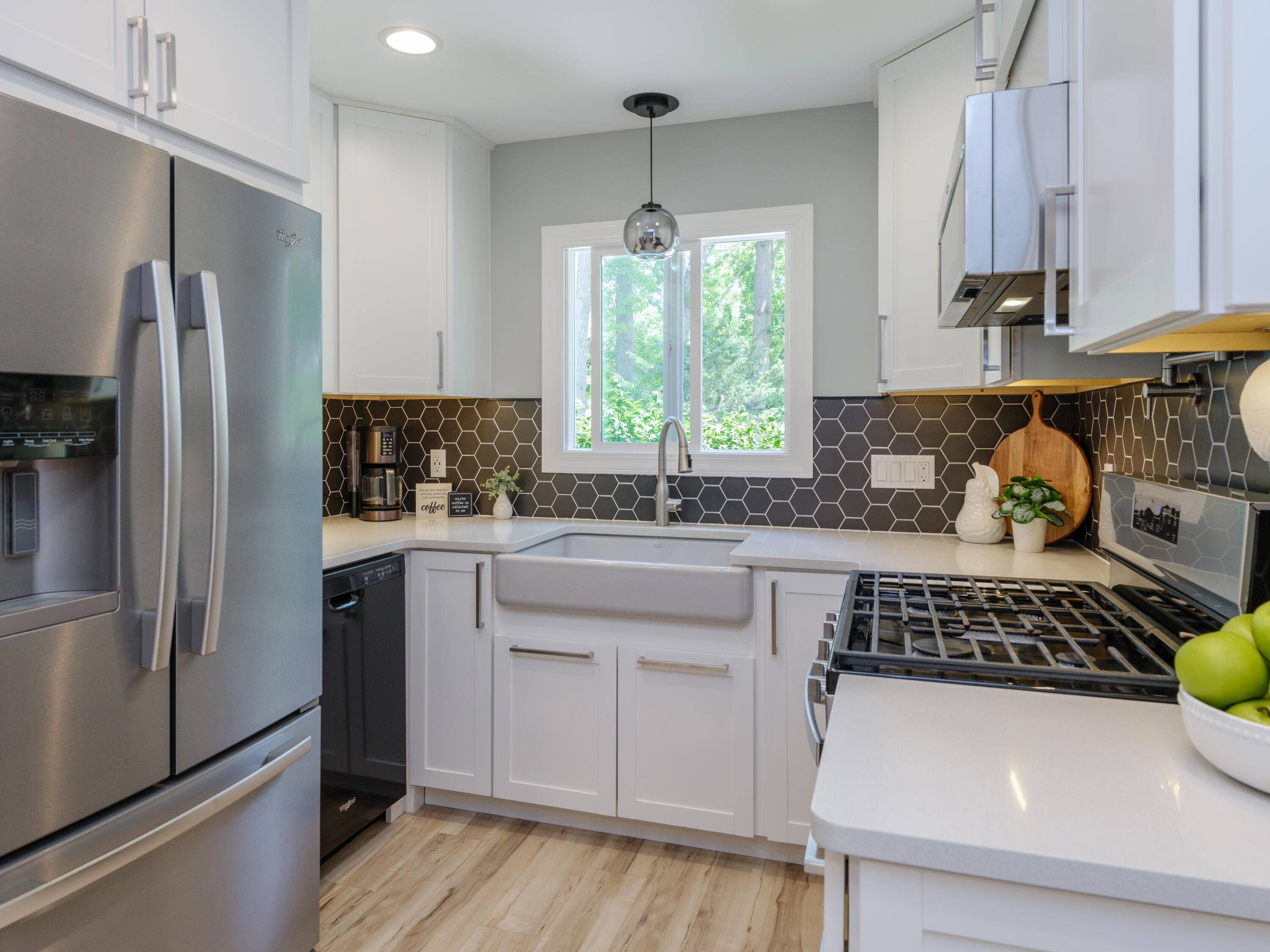 1516 Romence RD, Portage City, MI 49024
