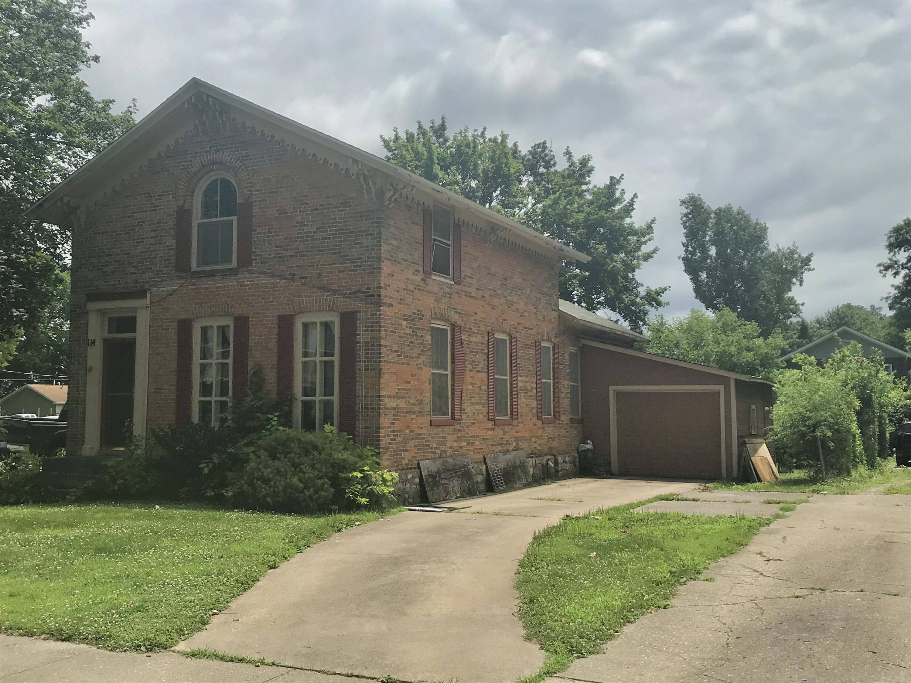 114 E Chicago RD, White Pigeon Vllg, MI 49099