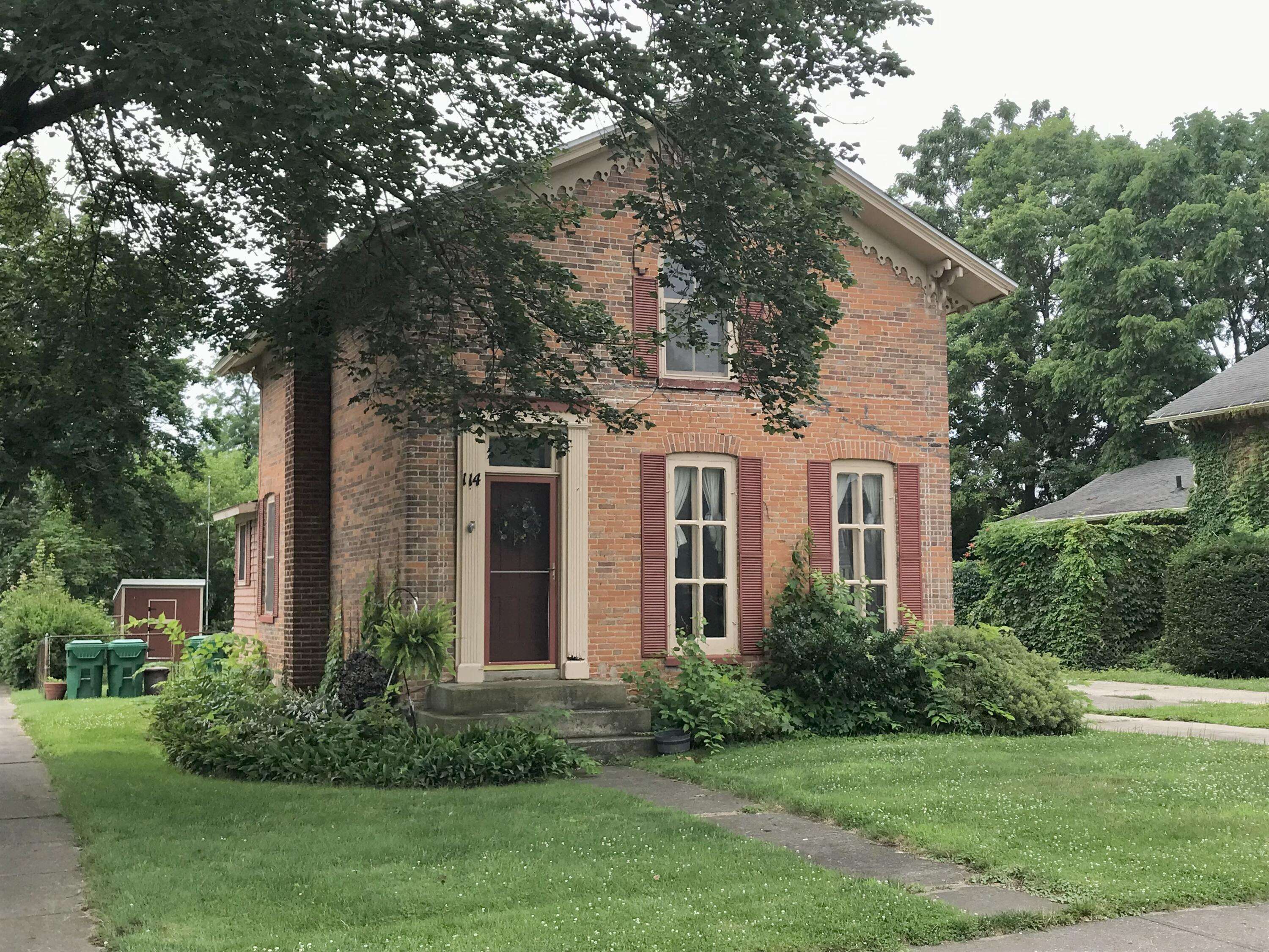 114 E Chicago RD, White Pigeon Vllg, MI 49099