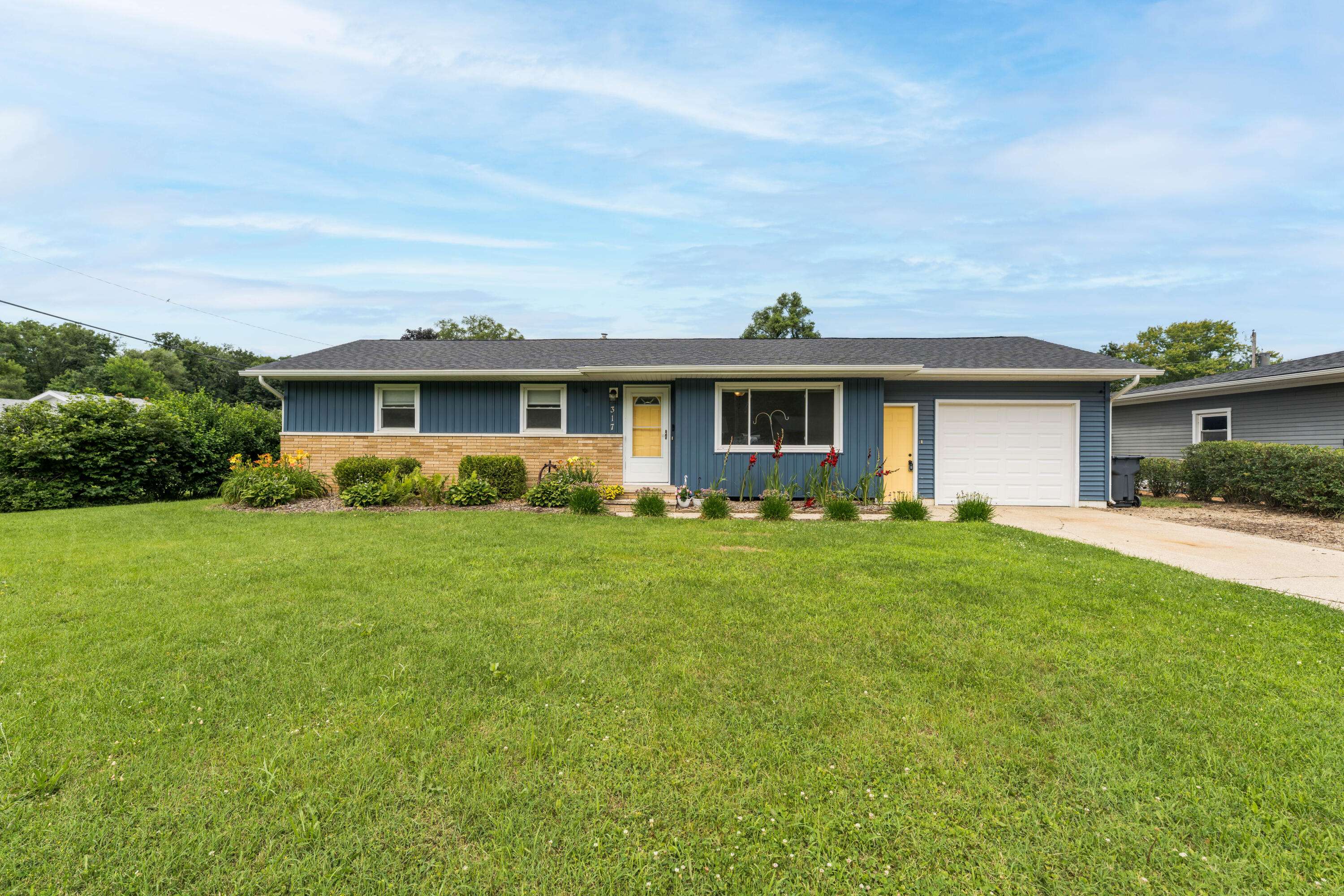 317 E Washington ST, Berrien Springs Vllg, MI 49103