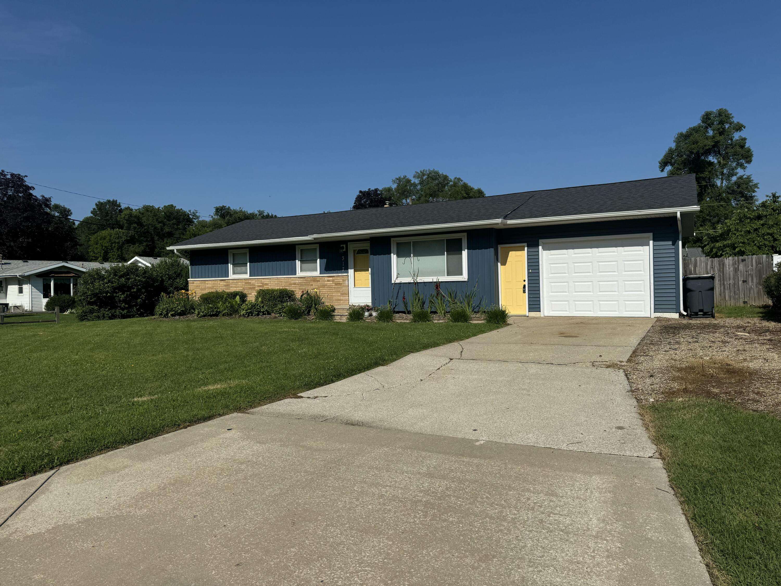 317 E Washington ST, Berrien Springs Vllg, MI 49103