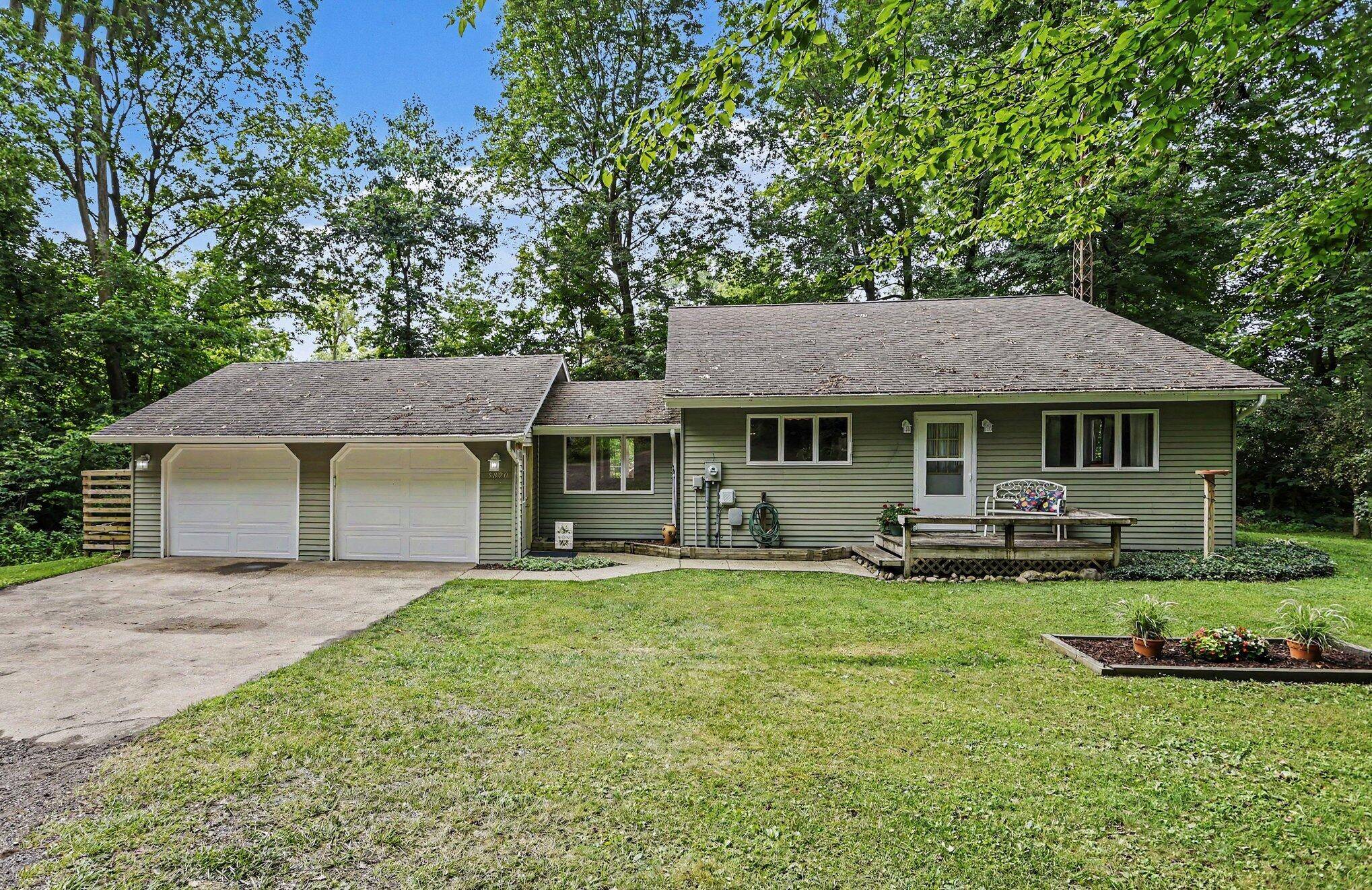 5820 Windy Acres LN, Berrien Twp, MI 49103