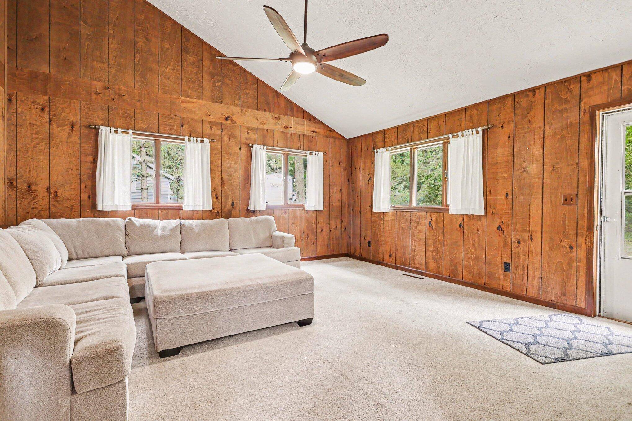 5820 Windy Acres LN, Berrien Twp, MI 49103