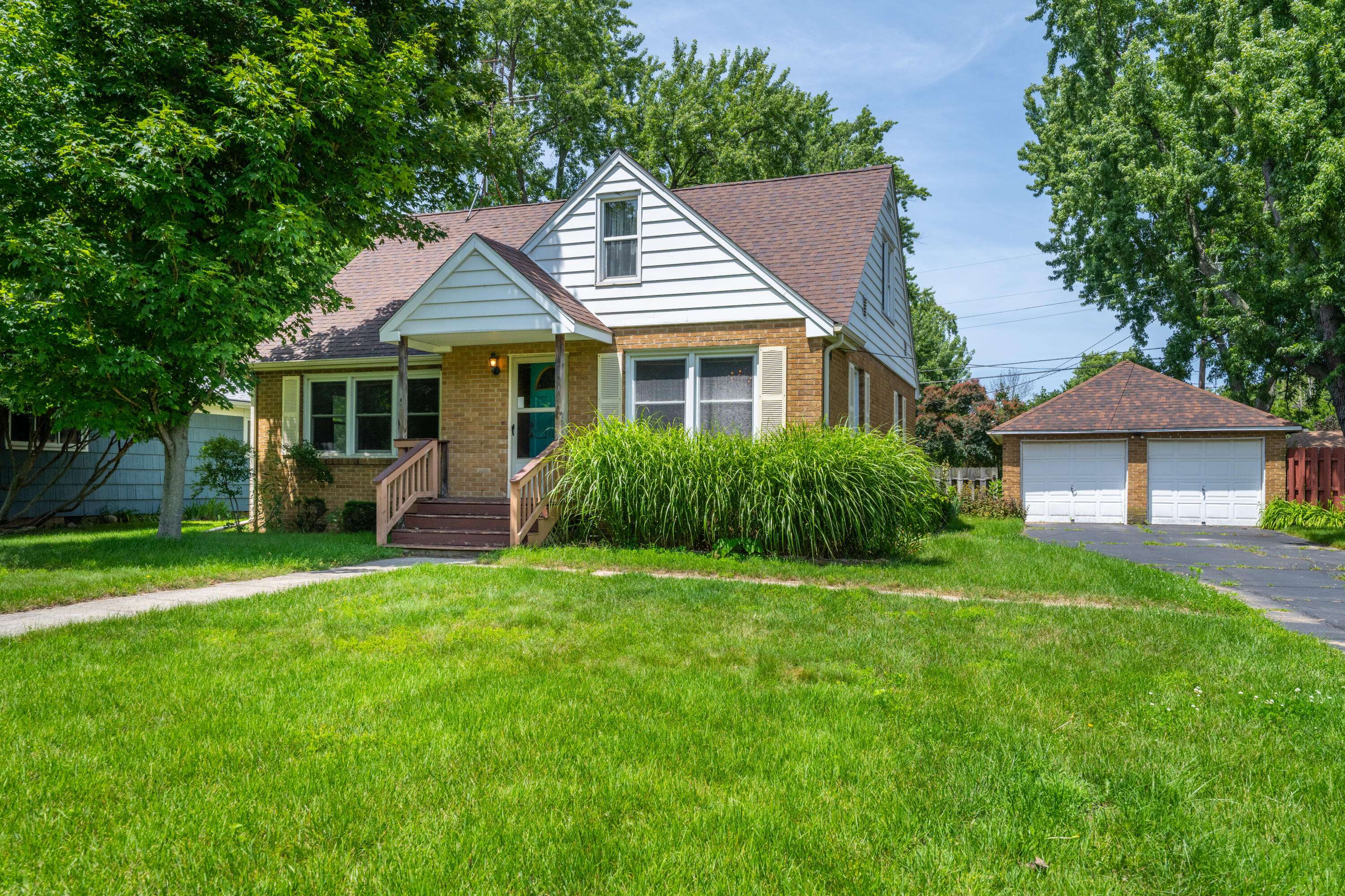 545 Western AVE, St. Joseph Twp, MI 49022