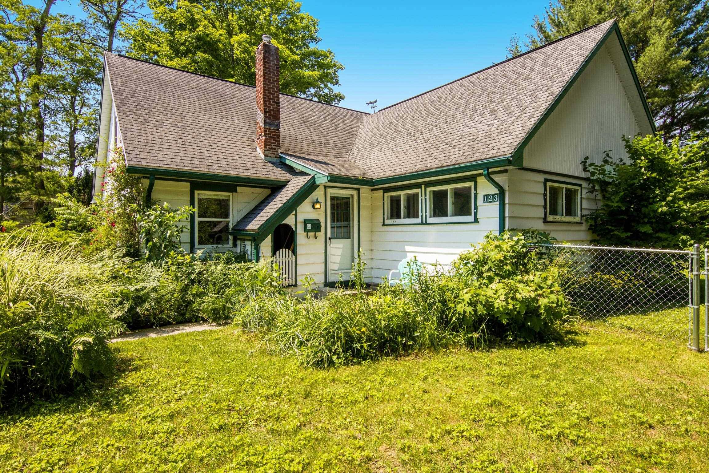 123 E Sixteenth ST, Traverse City, MI 49684