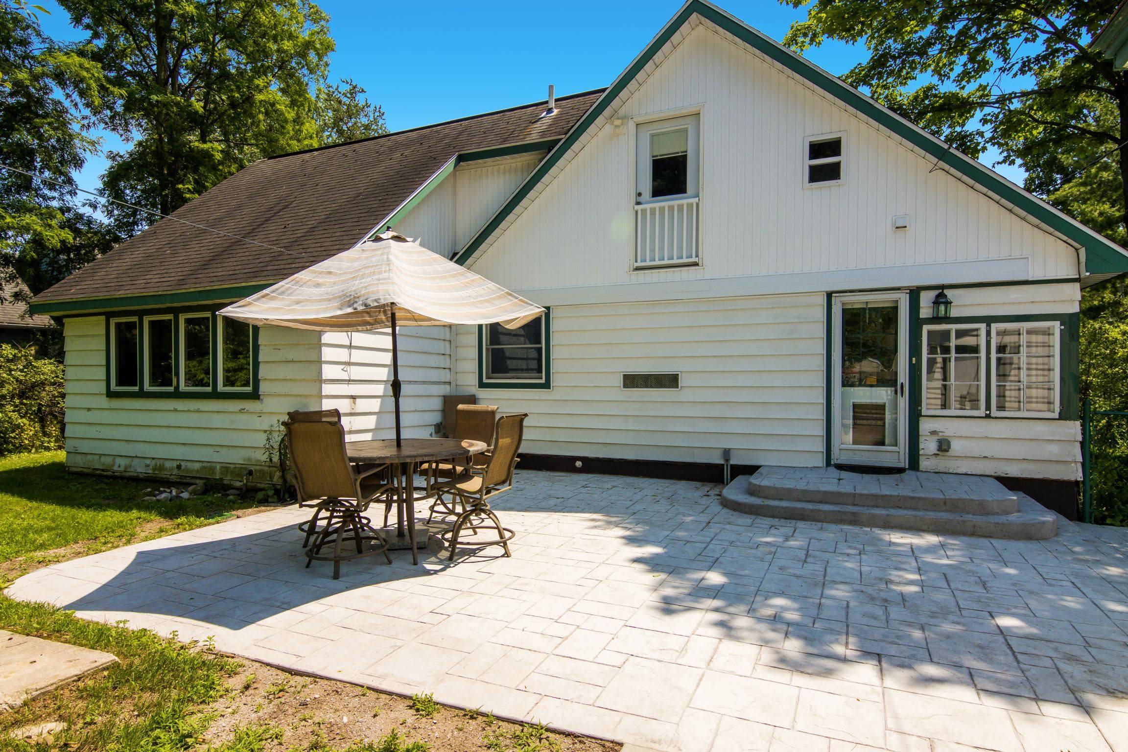 123 E Sixteenth ST, Traverse City, MI 49684