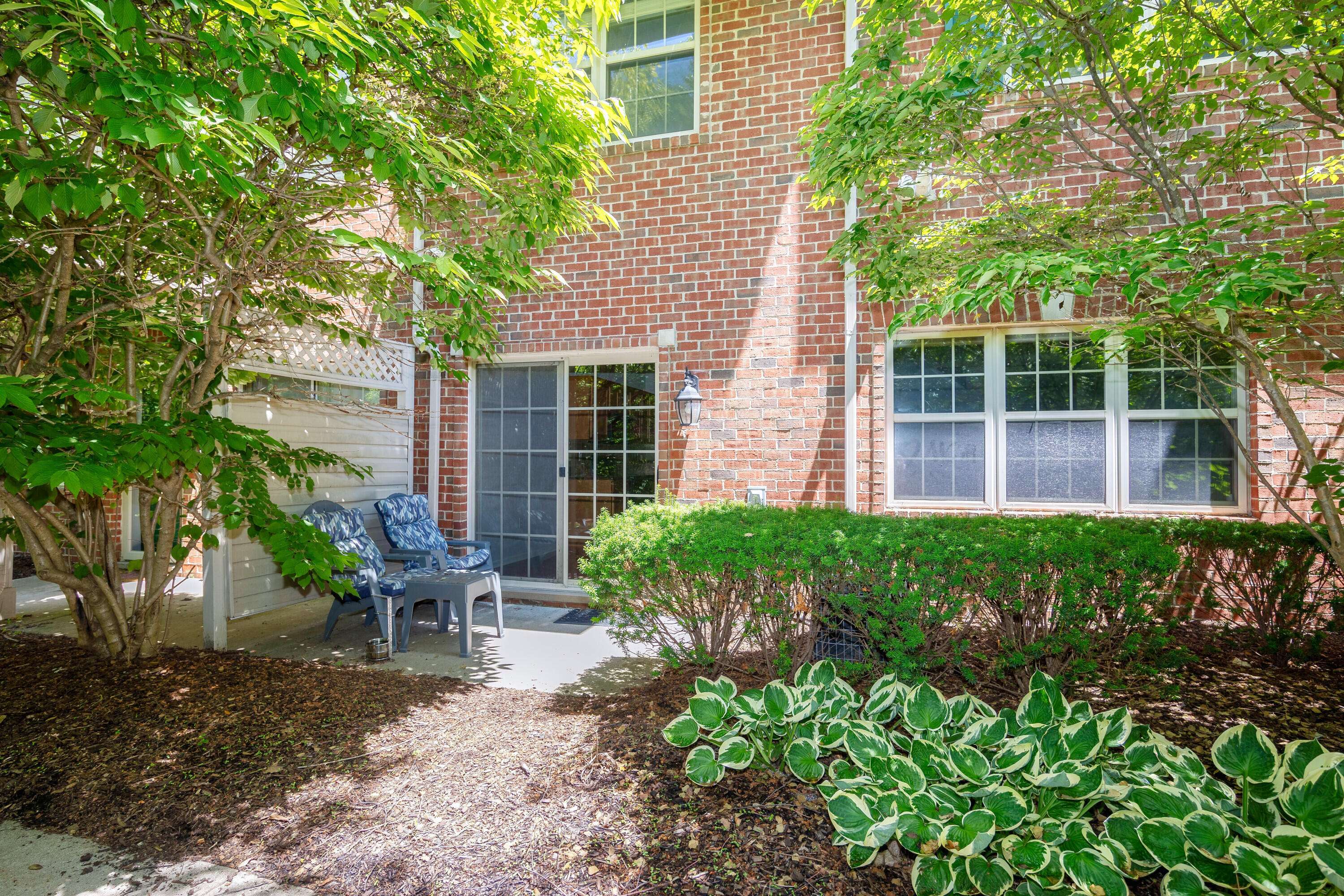 39688 Rockcrest LN, Northville Twp, MI 48168