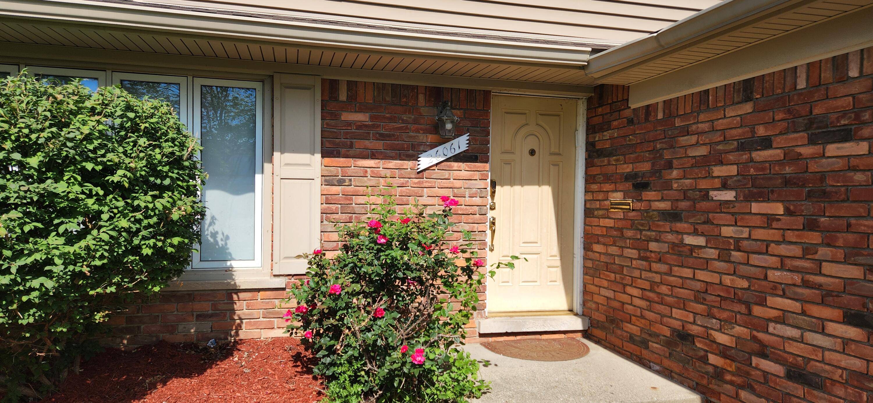 26061 Marlowe PL, Oak Park City, MI 48237