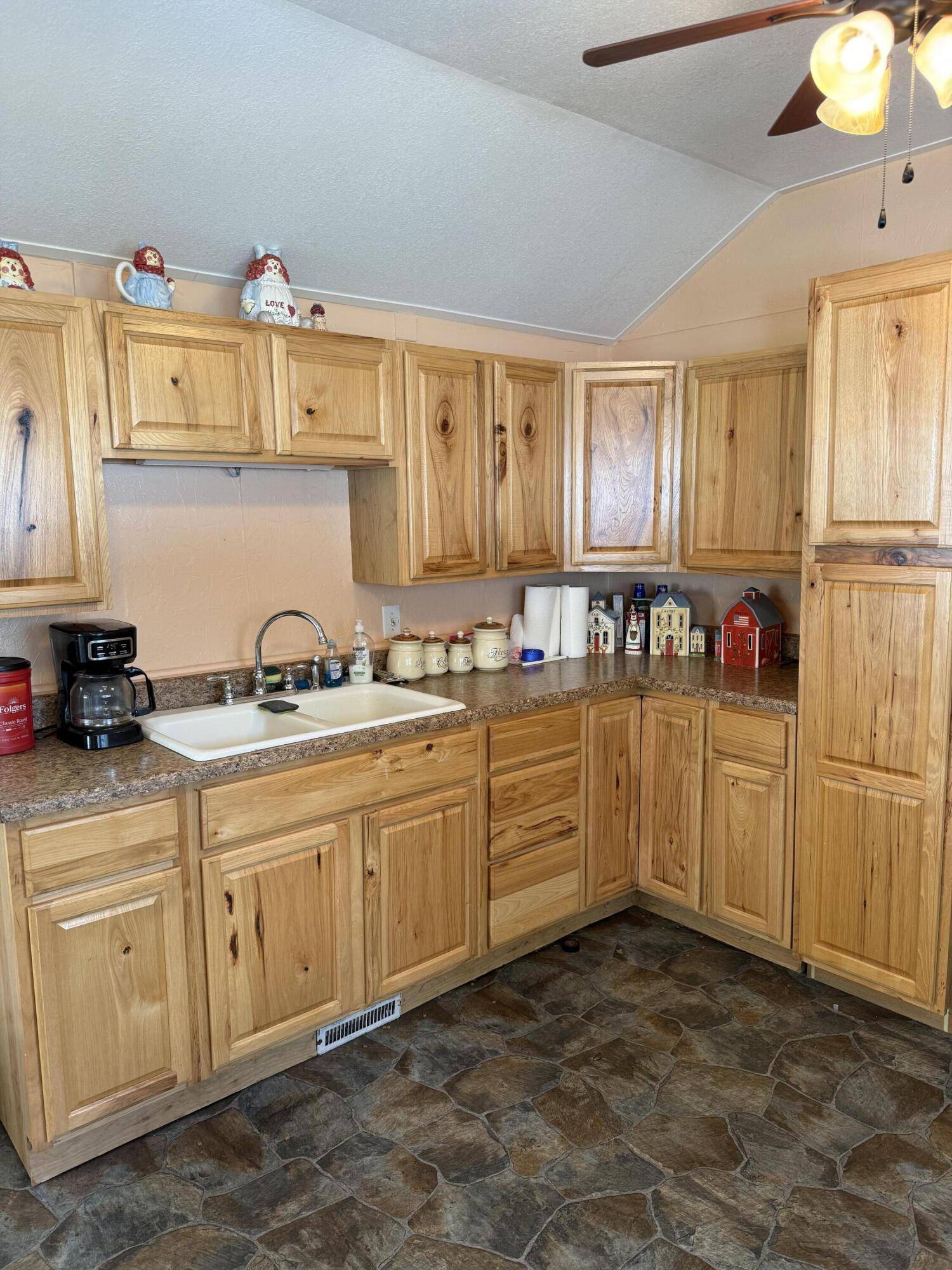 645 State ST, Adrian City, MI 49221