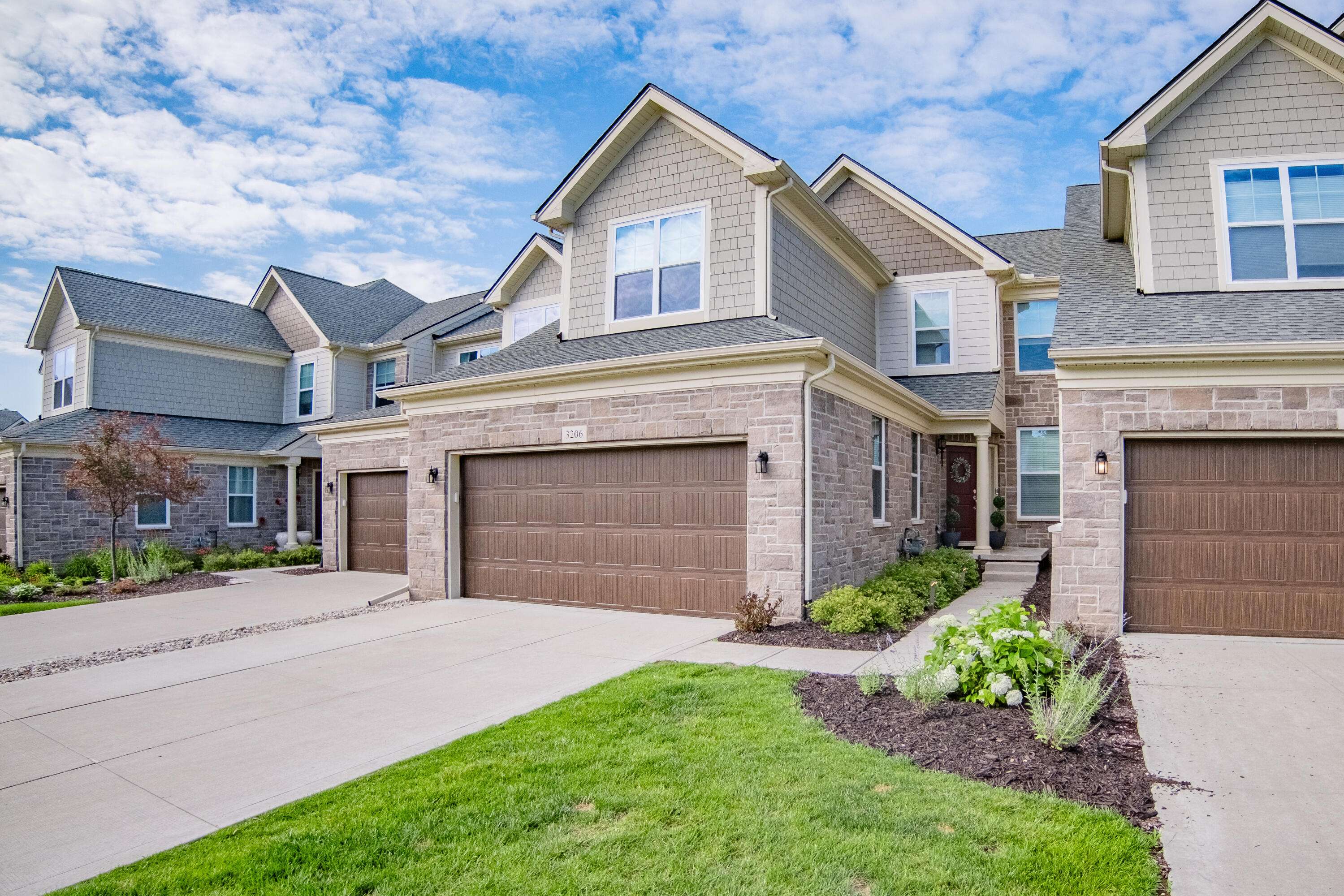 3206 Brackley DR, Ann Arbor, MI 48105