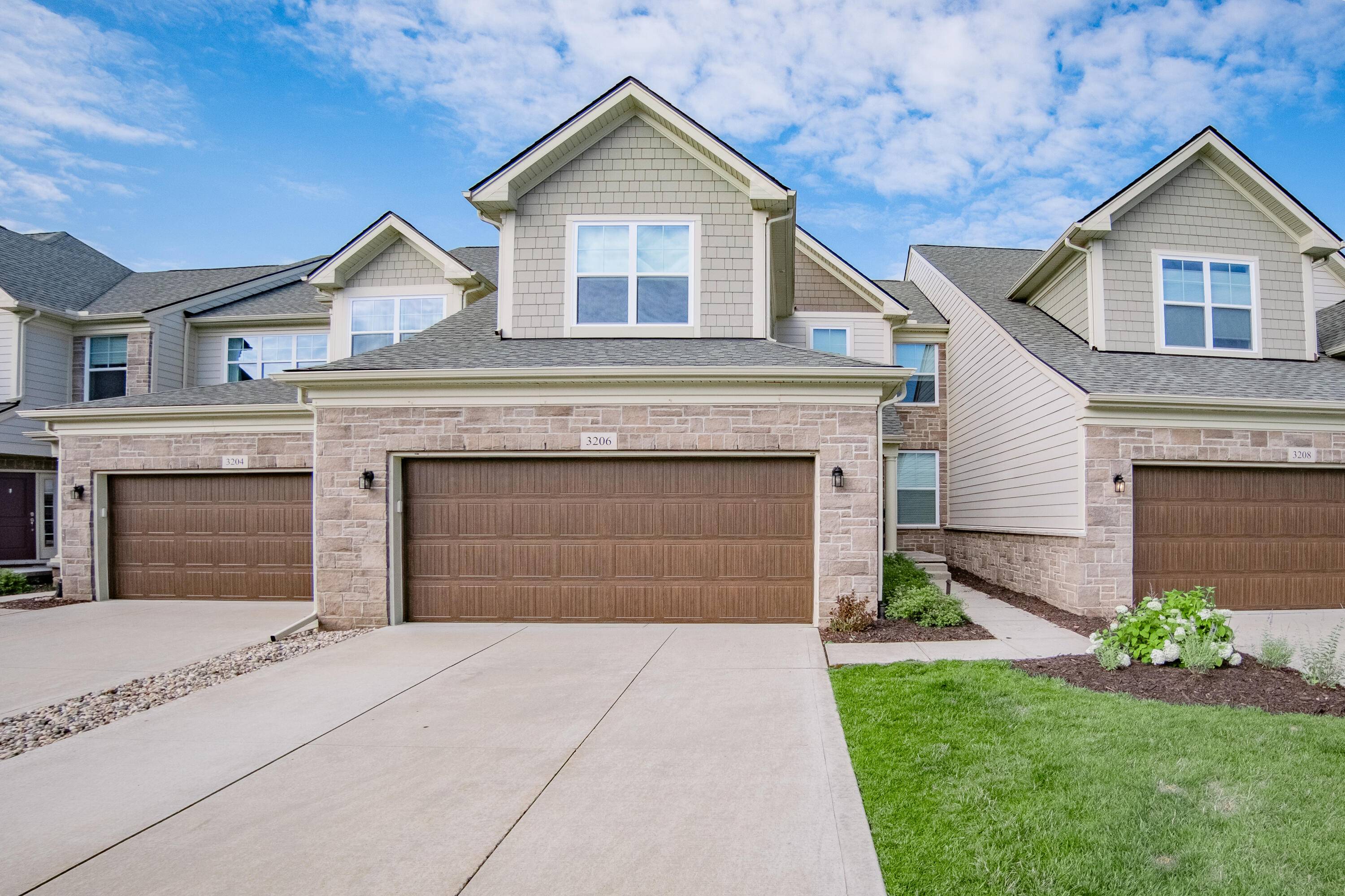 3206 Brackley DR, Ann Arbor, MI 48105