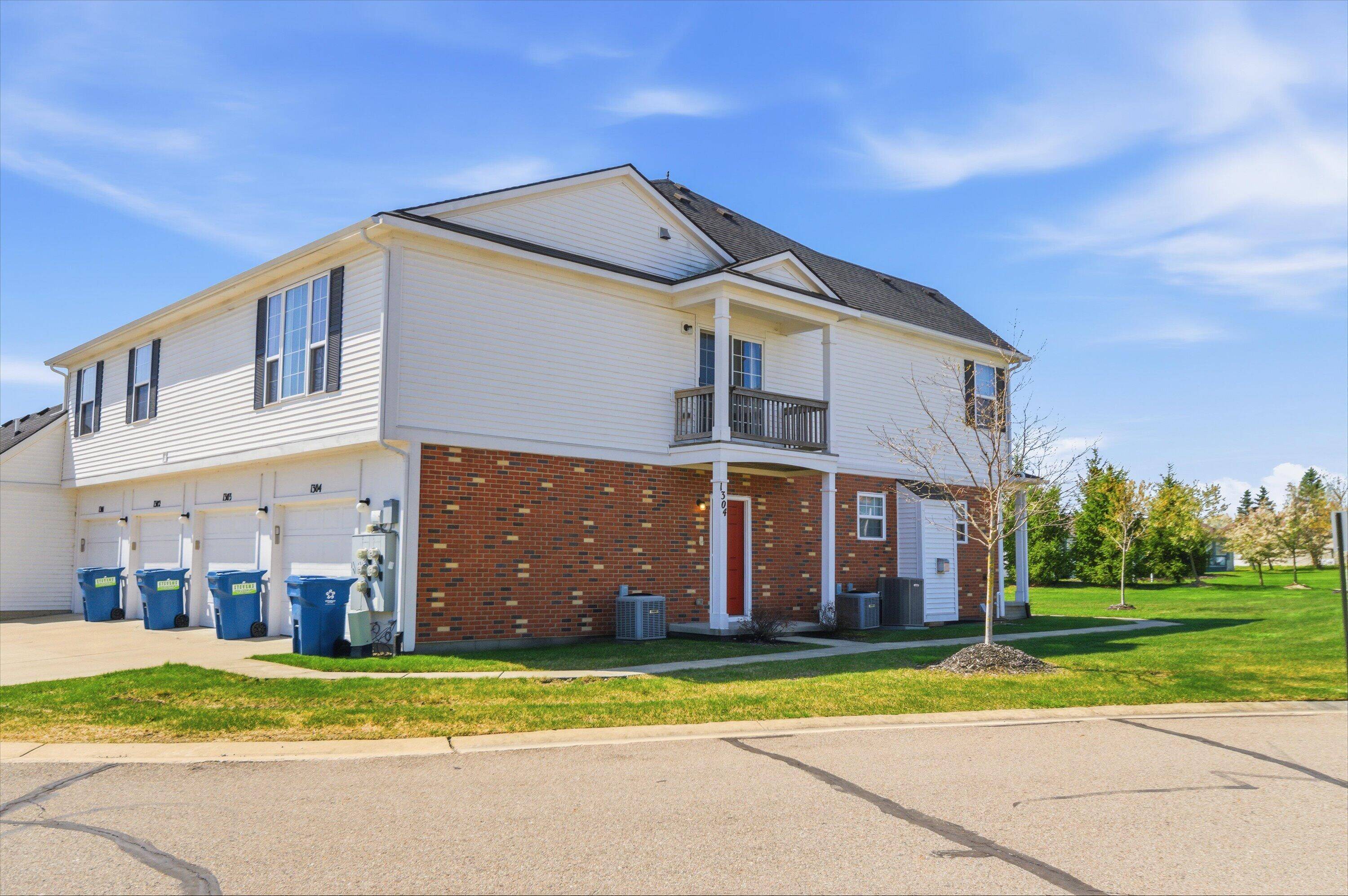 1304 Riversedge DR, Saline Twp, MI 48176