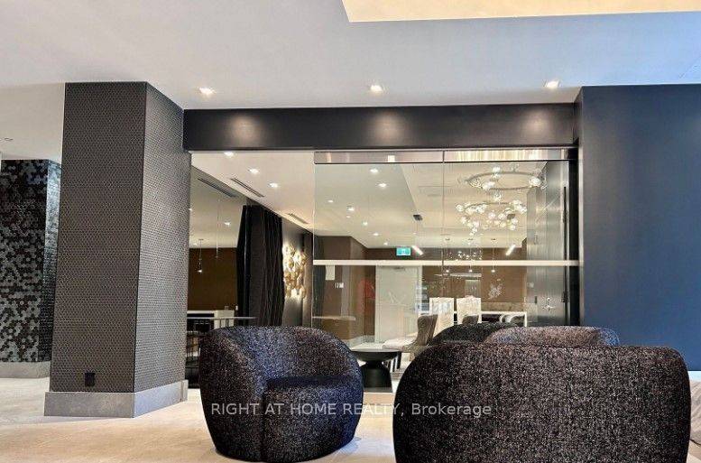 8 Widmer ST #906, Toronto C01, ON M5V 0W6