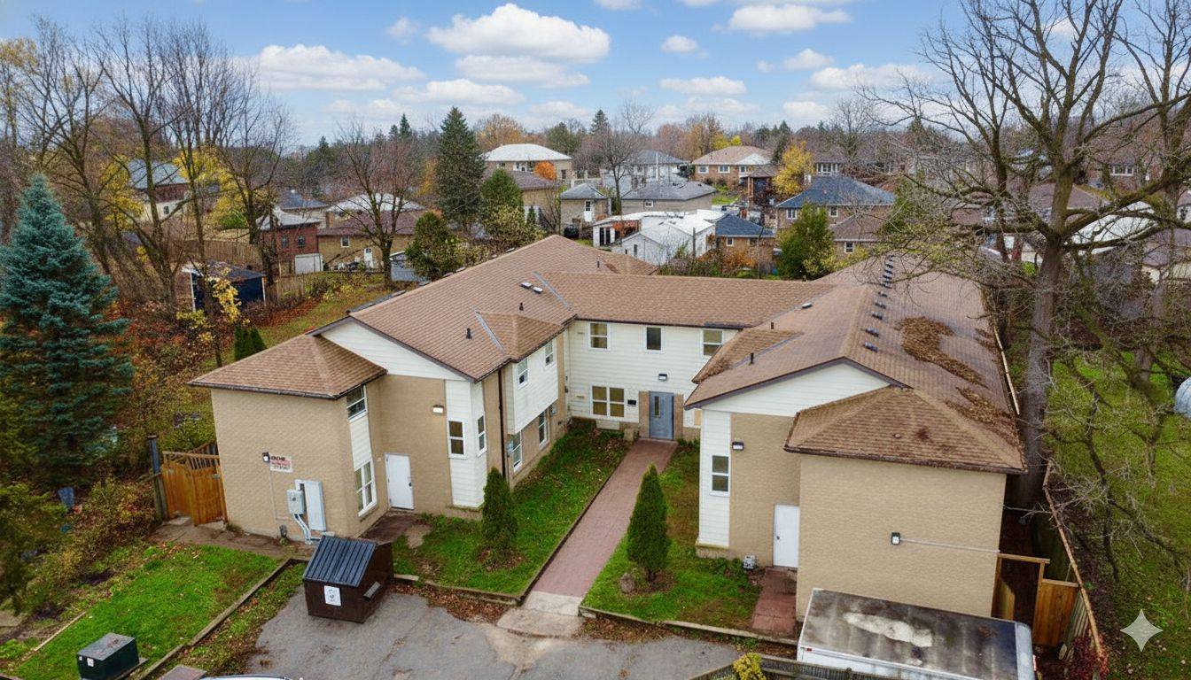 24 North ST N, Barrie, ON L4M 2R9