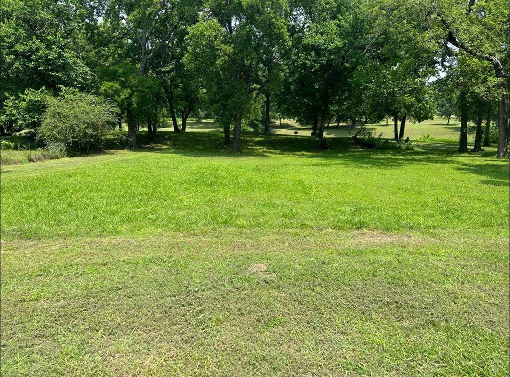 702 S 6th Street, Bonham, TX 75418